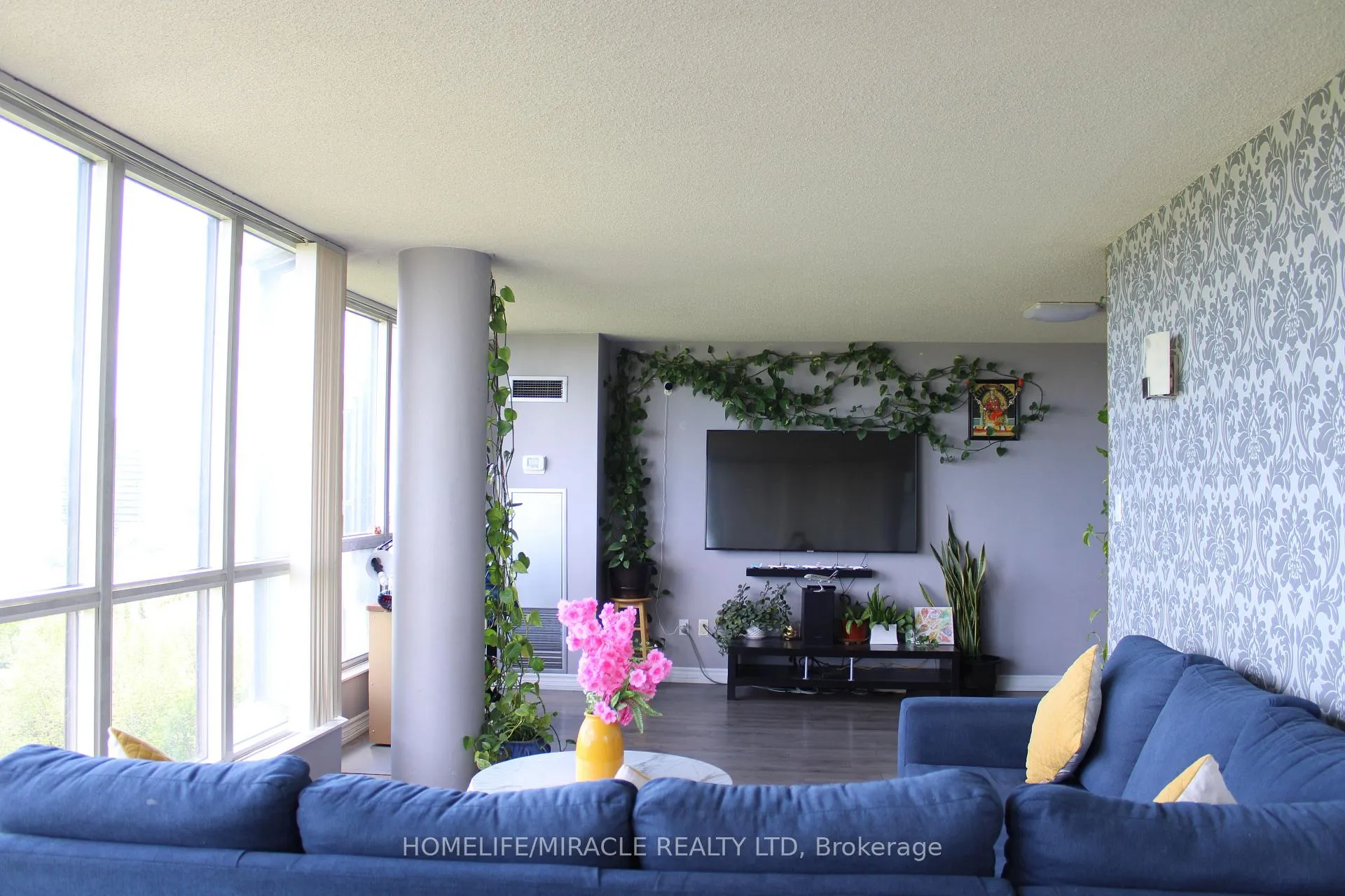 Photo 12 of Unit 1211, 3 Rowntree Road, Etobicoke, Mount Olive-Silverstone-Jamestown — HOMEH