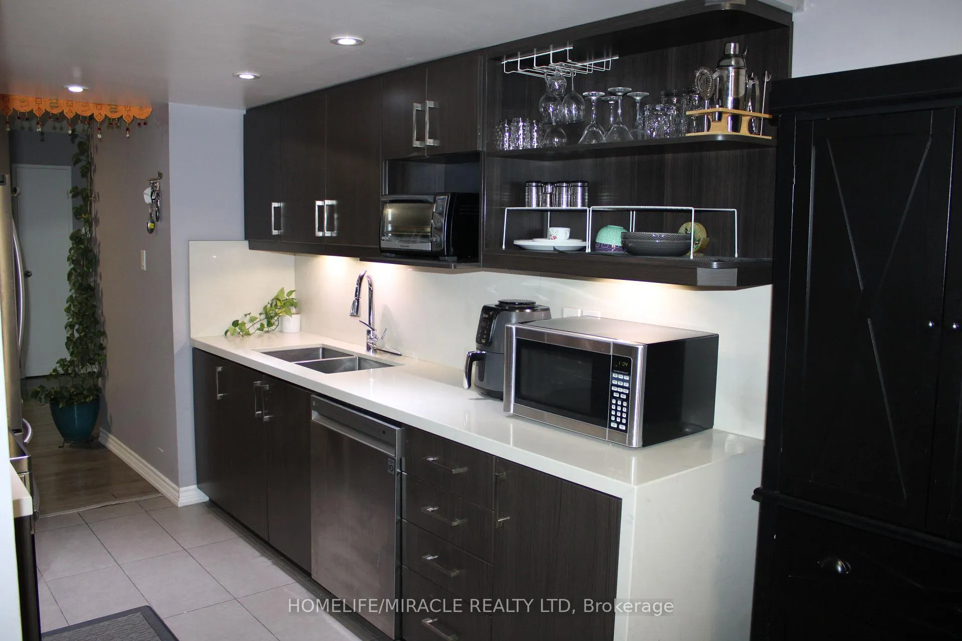 Photo 20 of Unit 1211, 3 Rowntree Road, Etobicoke, Mount Olive-Silverstone-Jamestown — HOMEH