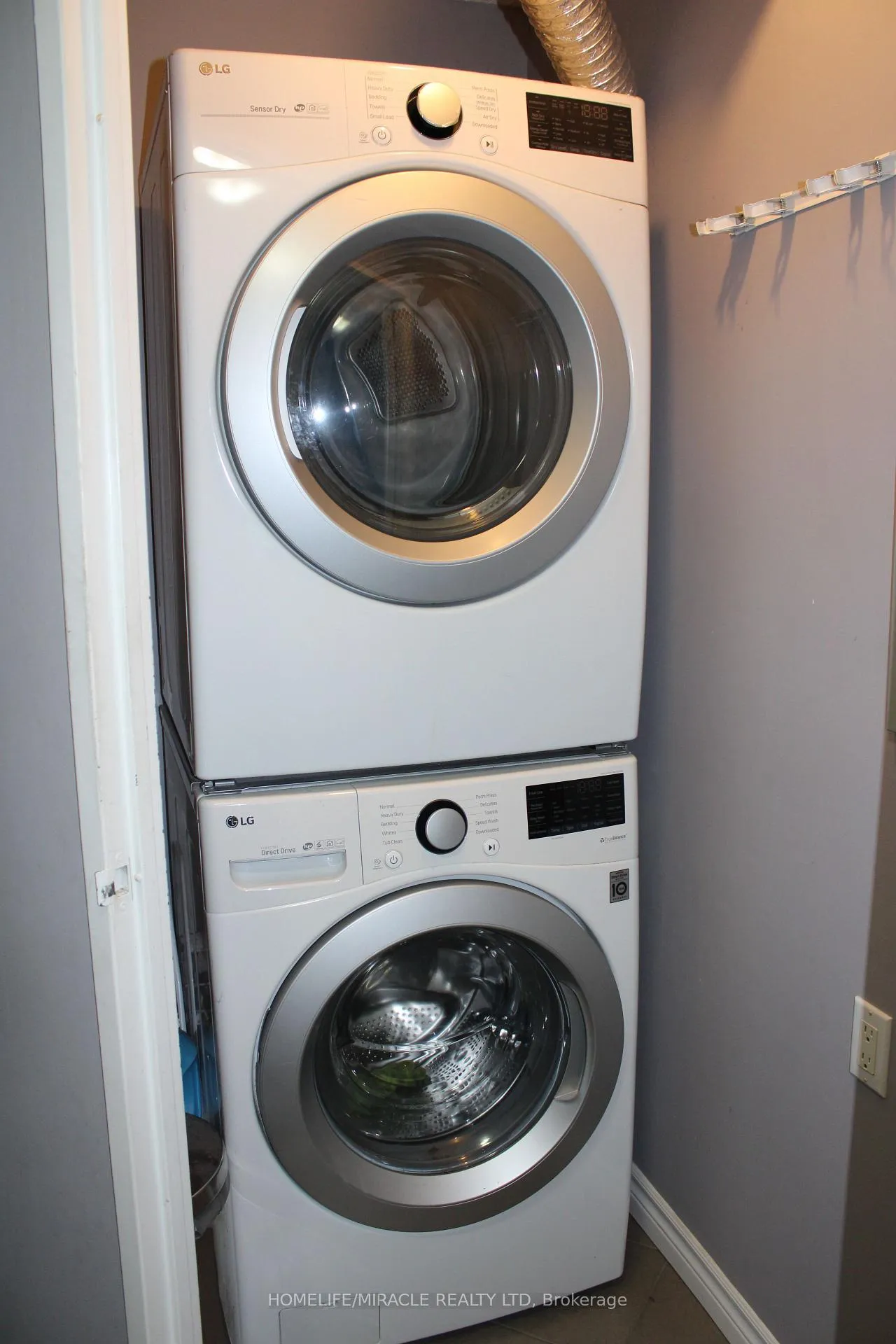 Photo 24 of Unit 1211, 3 Rowntree Road, Etobicoke, Mount Olive-Silverstone-Jamestown — HOMEH