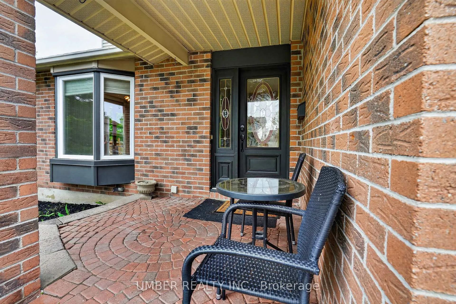 Photo 2 of 258 Anglehart Avenue, Ottawa, Queenswood Heights South — HOMEH