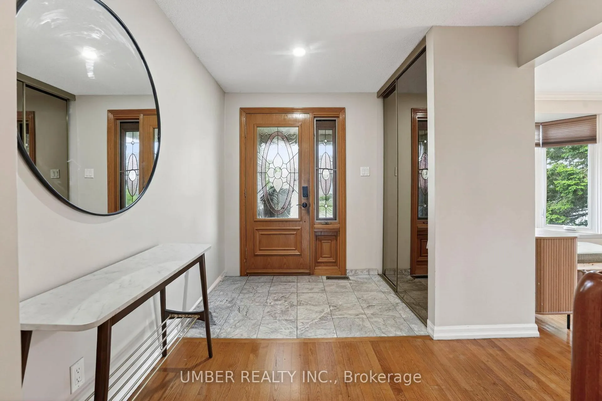 Photo 4 of 258 Anglehart Avenue, Ottawa, Queenswood Heights South — HOMEH