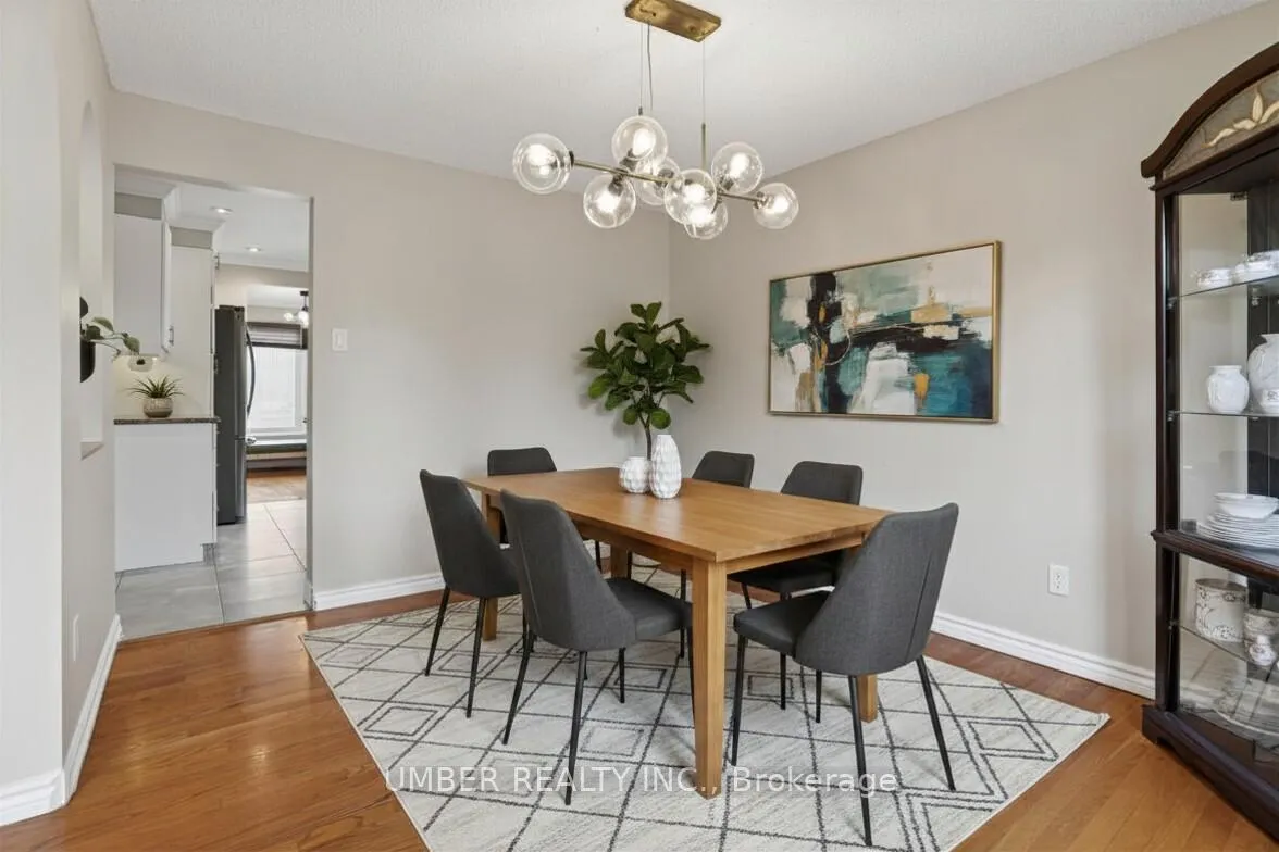 Photo 11 of 258 Anglehart Avenue, Ottawa, Queenswood Heights South — HOMEH