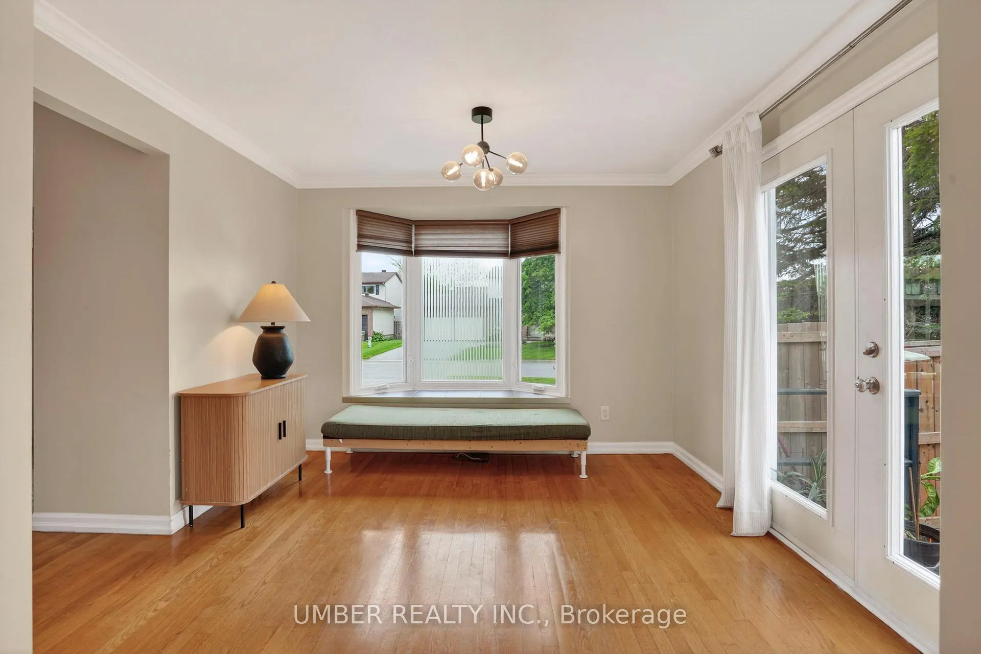 Photo 16 of 258 Anglehart Avenue, Ottawa, Queenswood Heights South — HOMEH