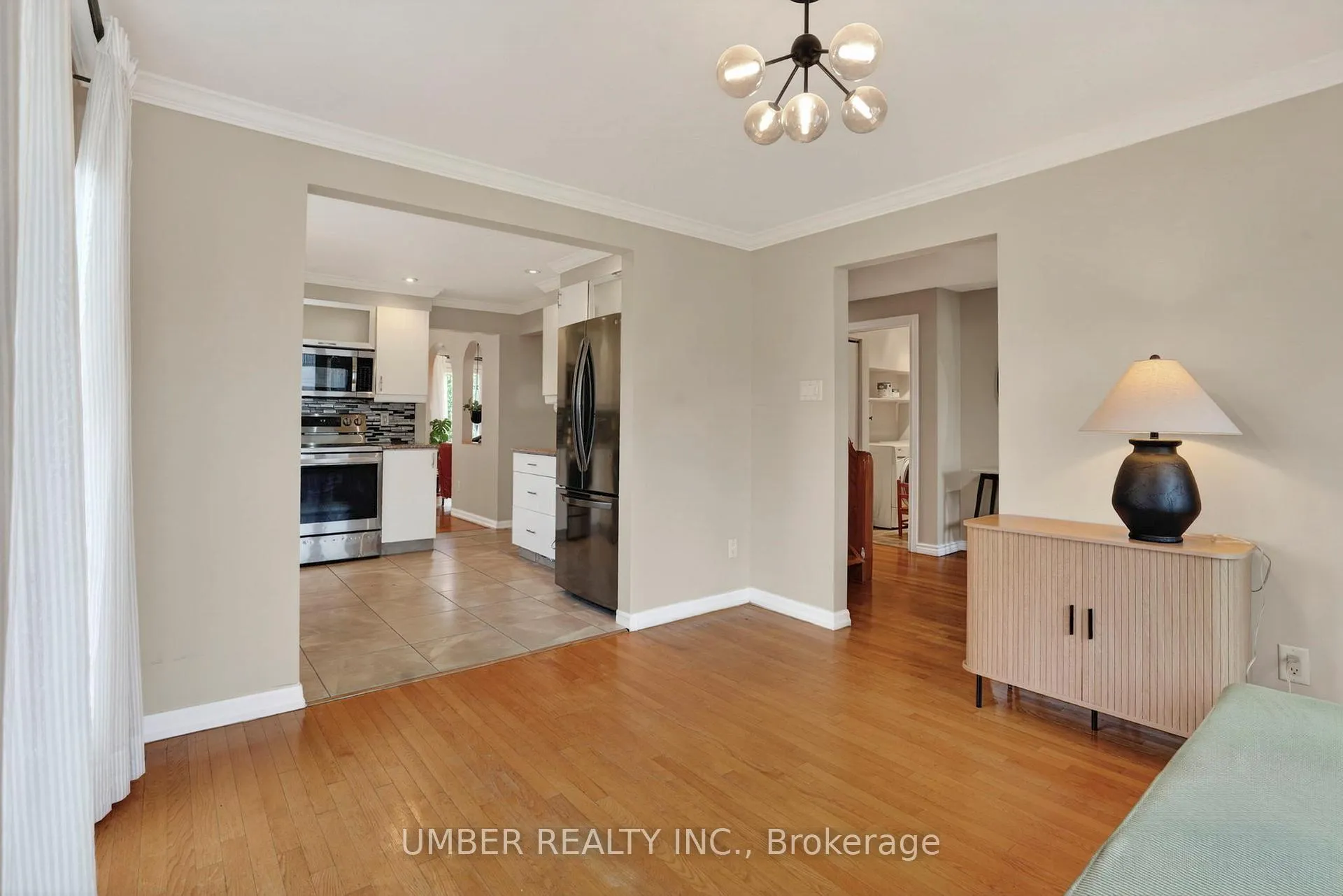 Photo 18 of 258 Anglehart Avenue, Ottawa, Queenswood Heights South — HOMEH