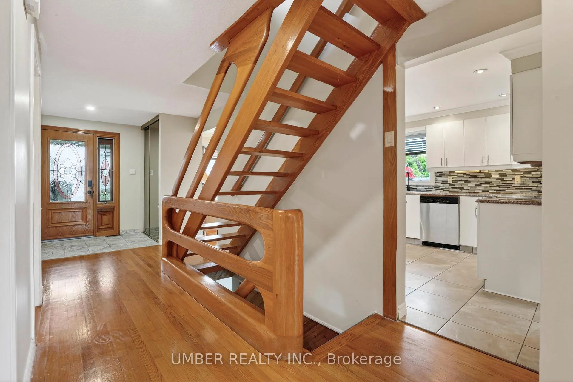 Photo 22 of 258 Anglehart Avenue, Ottawa, Queenswood Heights South — HOMEH