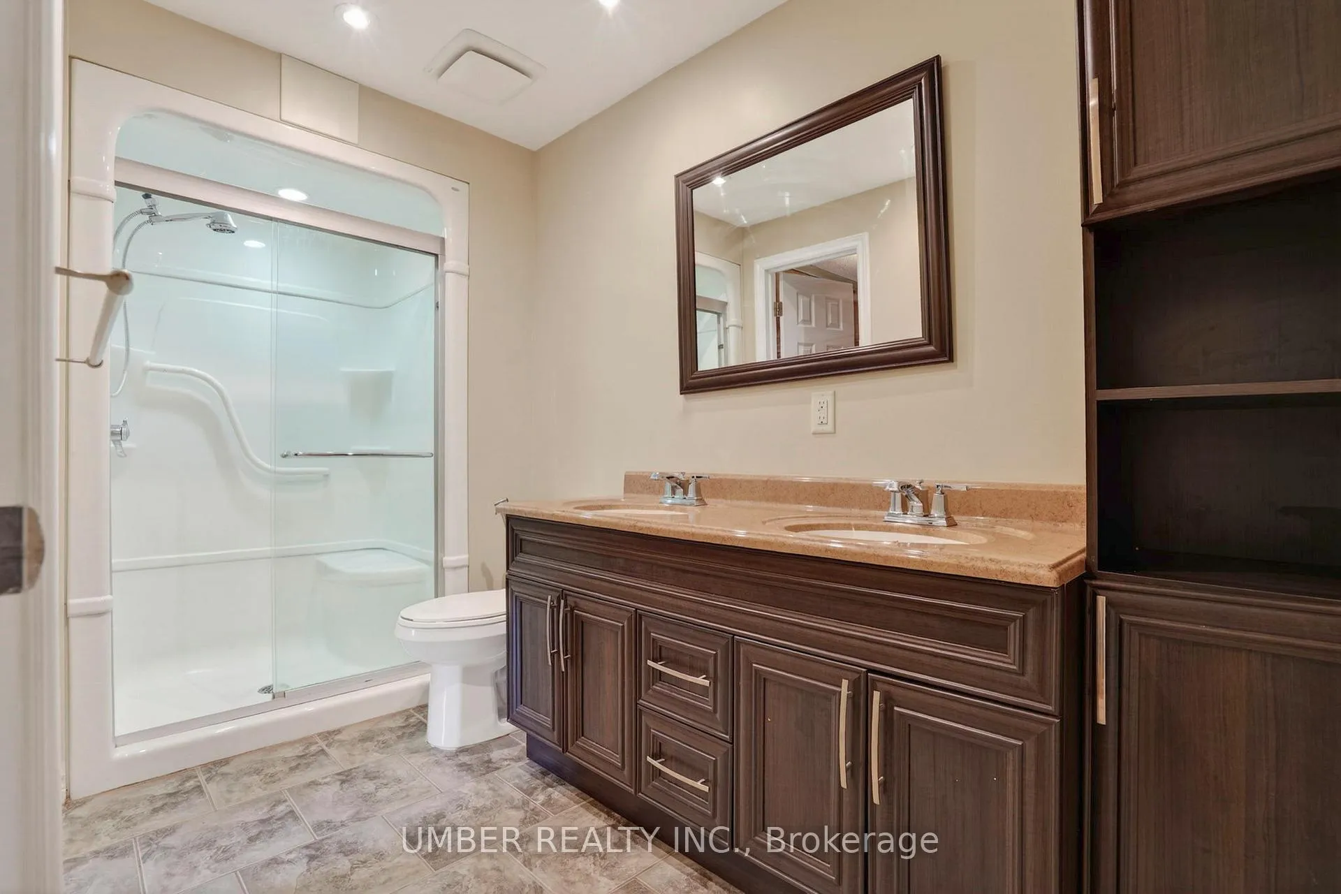 Photo 31 of 258 Anglehart Avenue, Ottawa, Queenswood Heights South — HOMEH