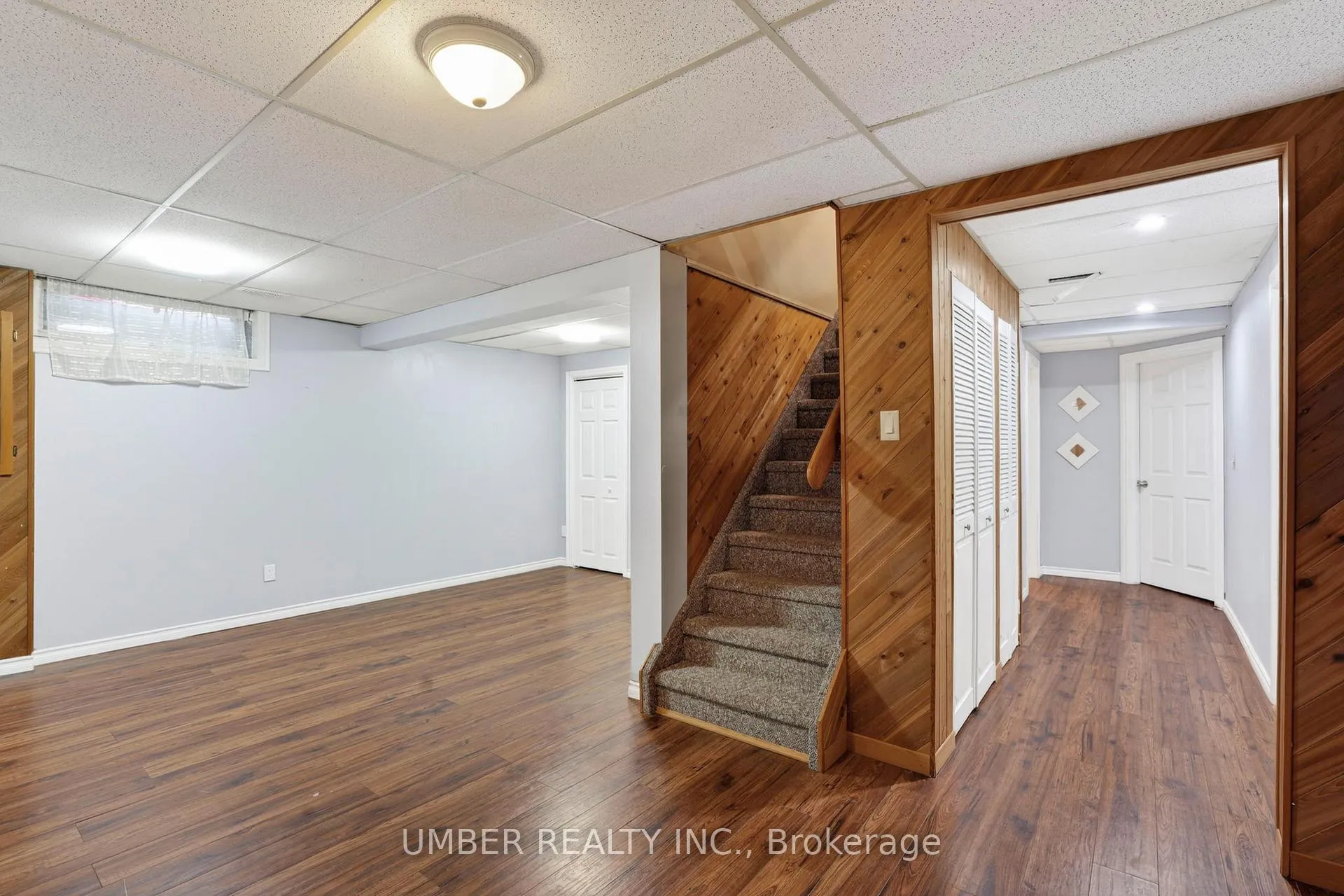 Photo 35 of 258 Anglehart Avenue, Ottawa, Queenswood Heights South — HOMEH
