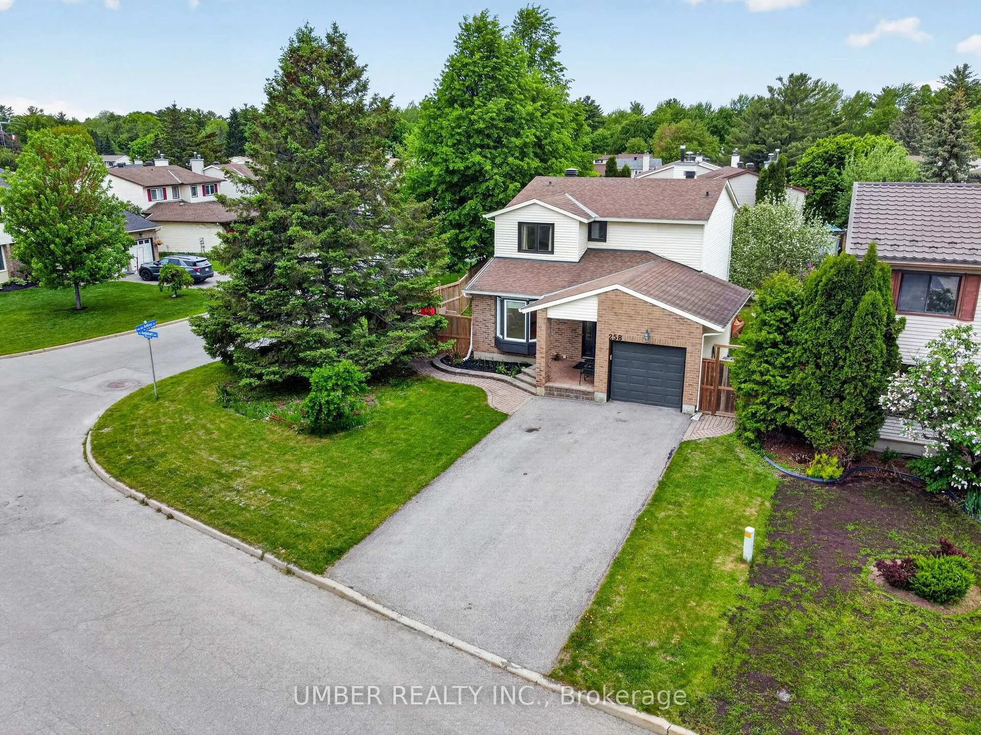Photo 47 of 258 Anglehart Avenue, Ottawa, Queenswood Heights South — HOMEH