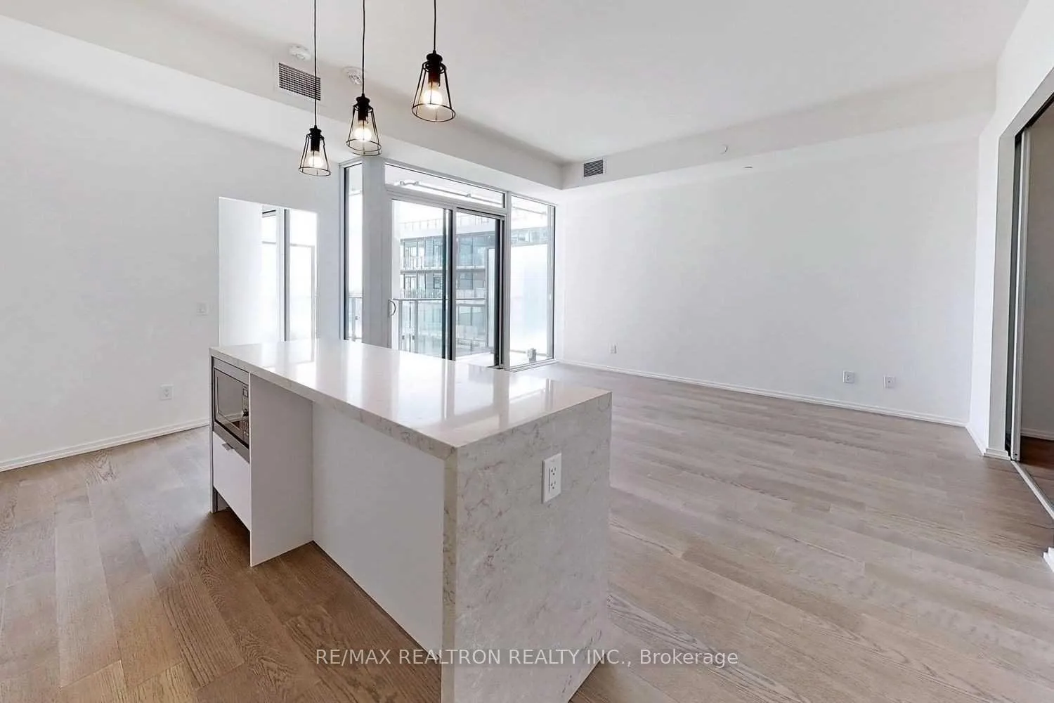 Photo 8 of Unit 1628, 5 Soudan Avenue, Toronto, Mount Pleasant West — HOMEH