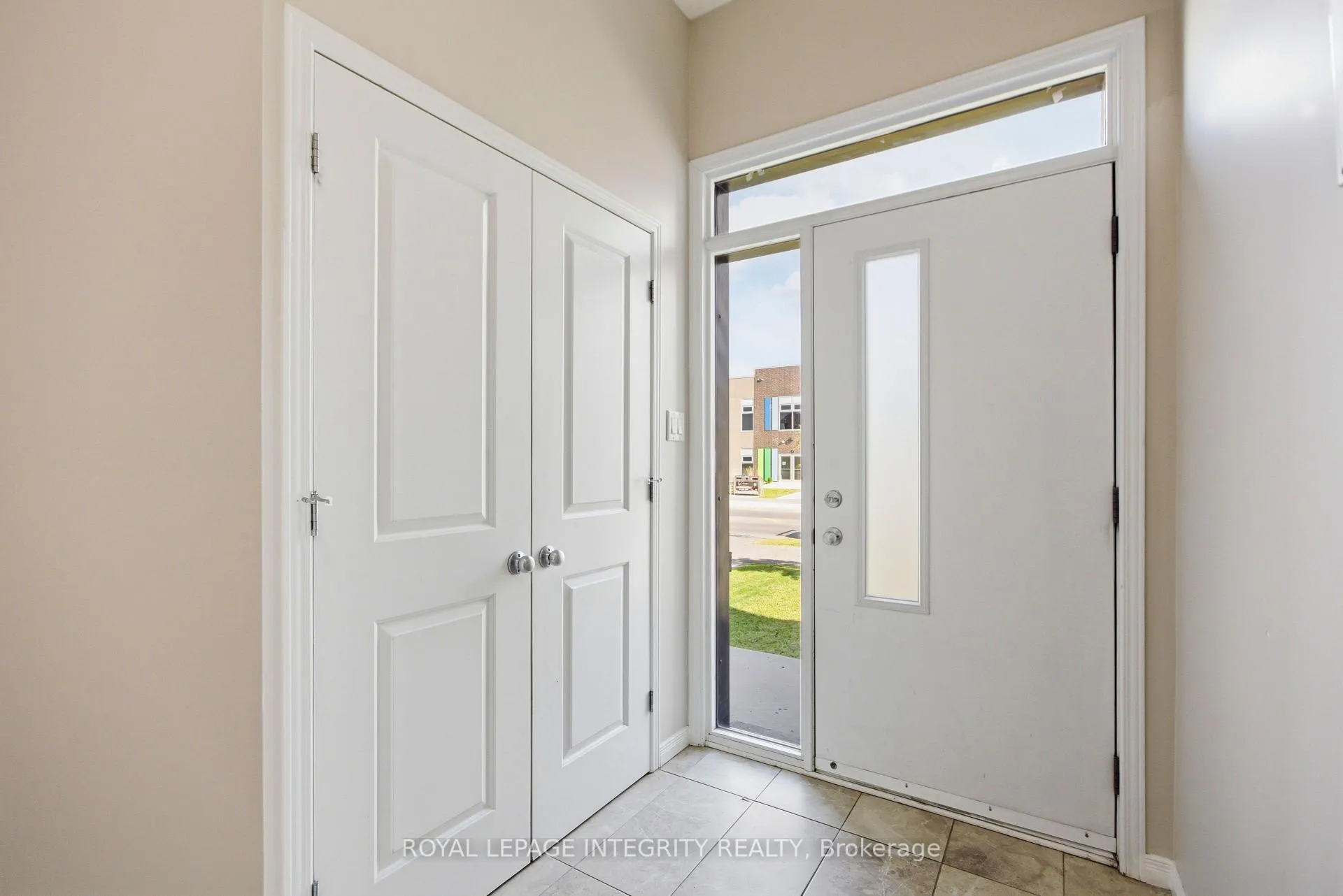 Photo 3 of 459 Cope Drive, Ottawa, Kanata - Emerald Meadows/Trailwest — HOMEH