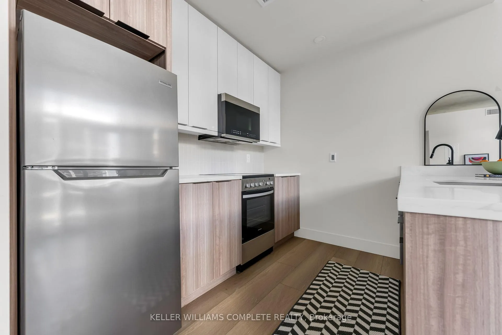 Photo 7 of Unit 610, 24 Augusta Street, Hamilton, Corktown — HOMEH