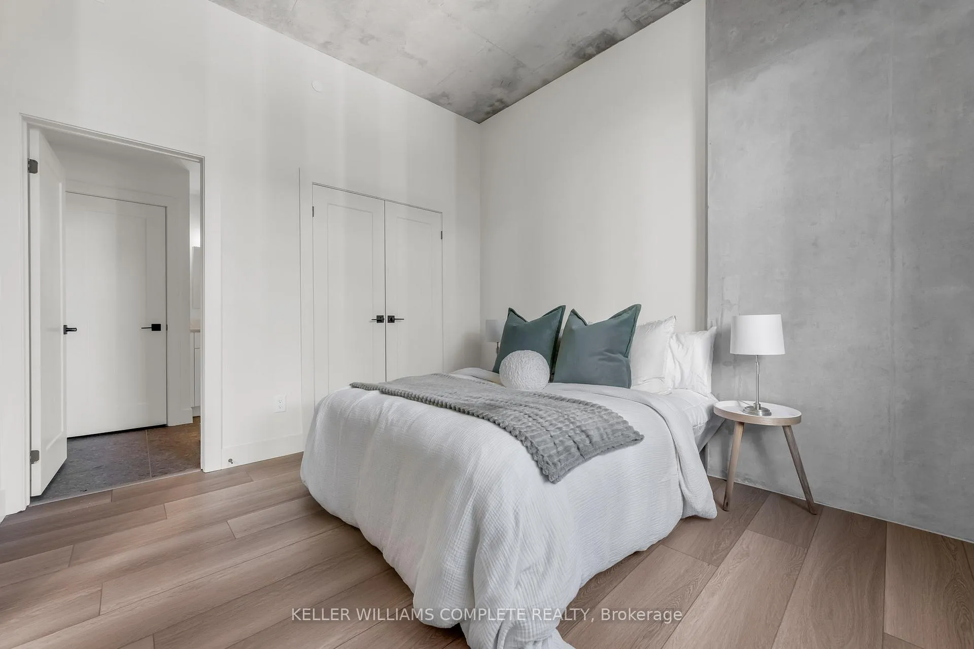 Photo 10 of Unit 610, 24 Augusta Street, Hamilton, Corktown — HOMEH