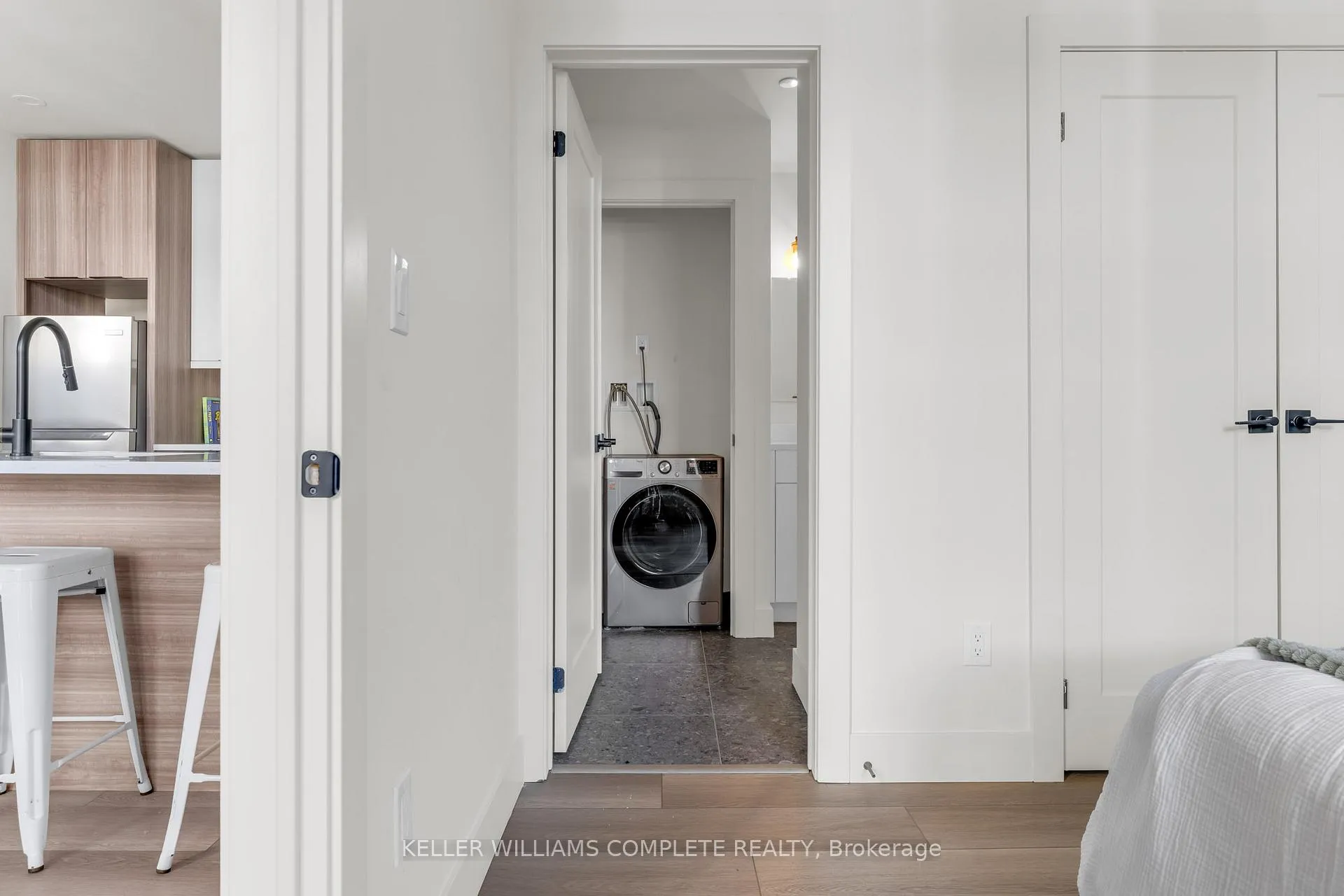 Photo 11 of Unit 610, 24 Augusta Street, Hamilton, Corktown — HOMEH