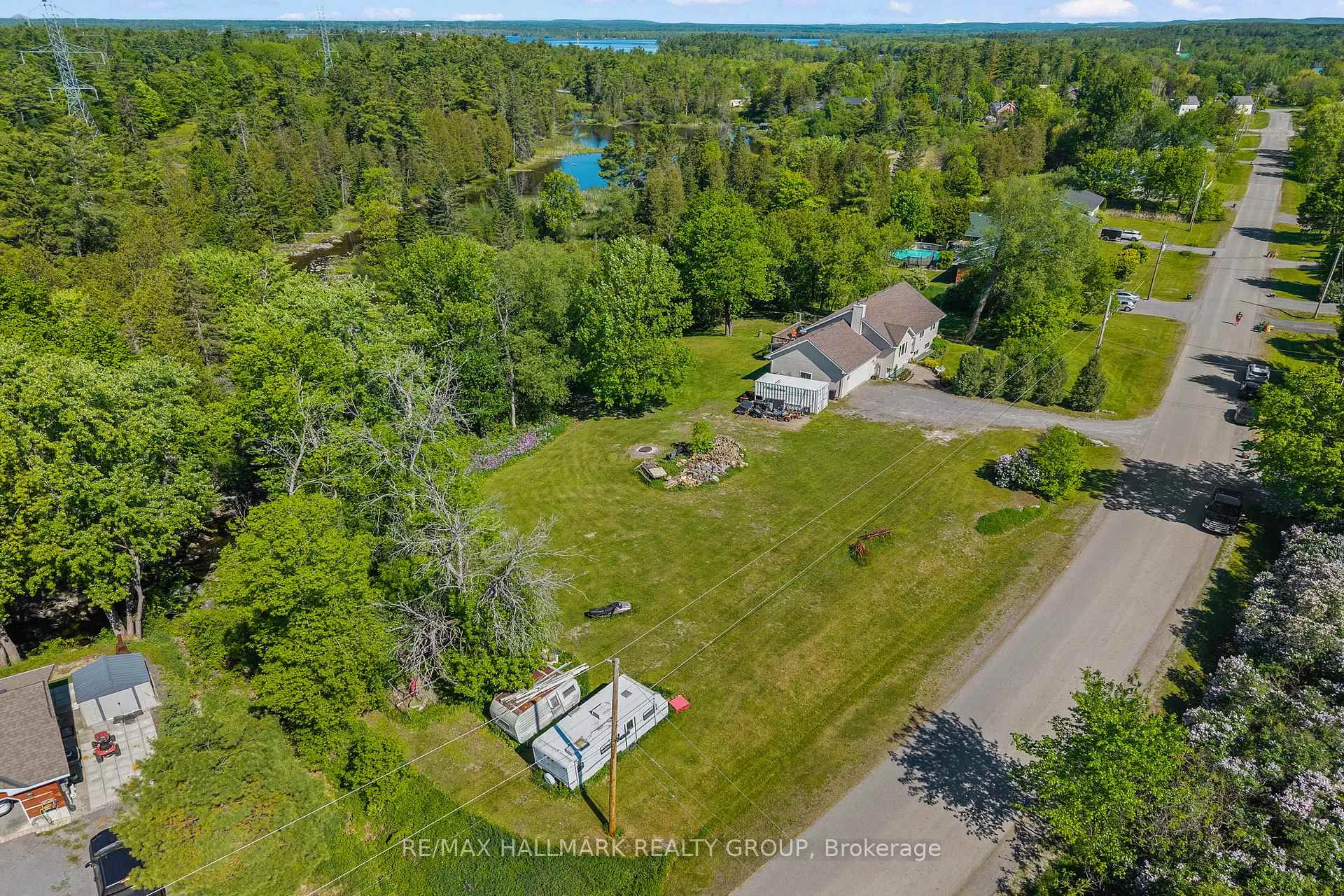 Photo 3 of 194 Old Pakenham Road, Ottawa, Fitzroy — HOMEH