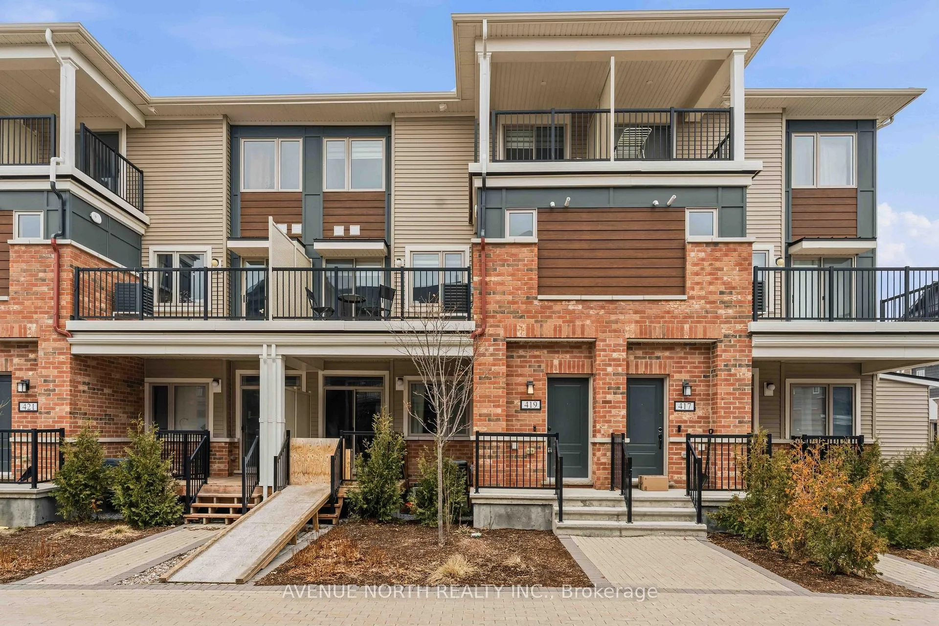 Photo 2 of 419 Pilot Private, Ottawa, Kanata - Emerald Meadows/Trailwest — HOMEH