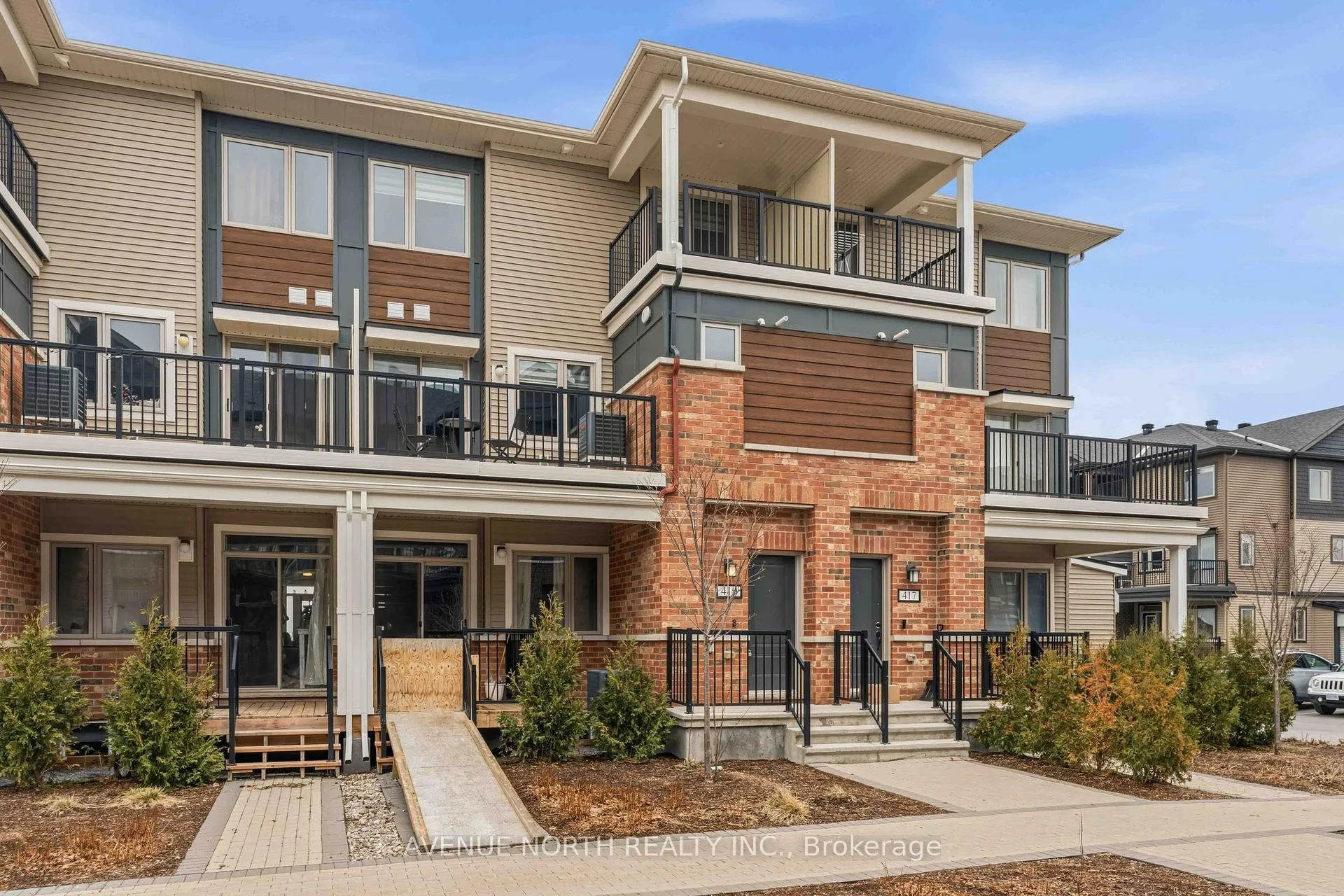 Photo 4 of 419 Pilot Private, Ottawa, Kanata - Emerald Meadows/Trailwest — HOMEH