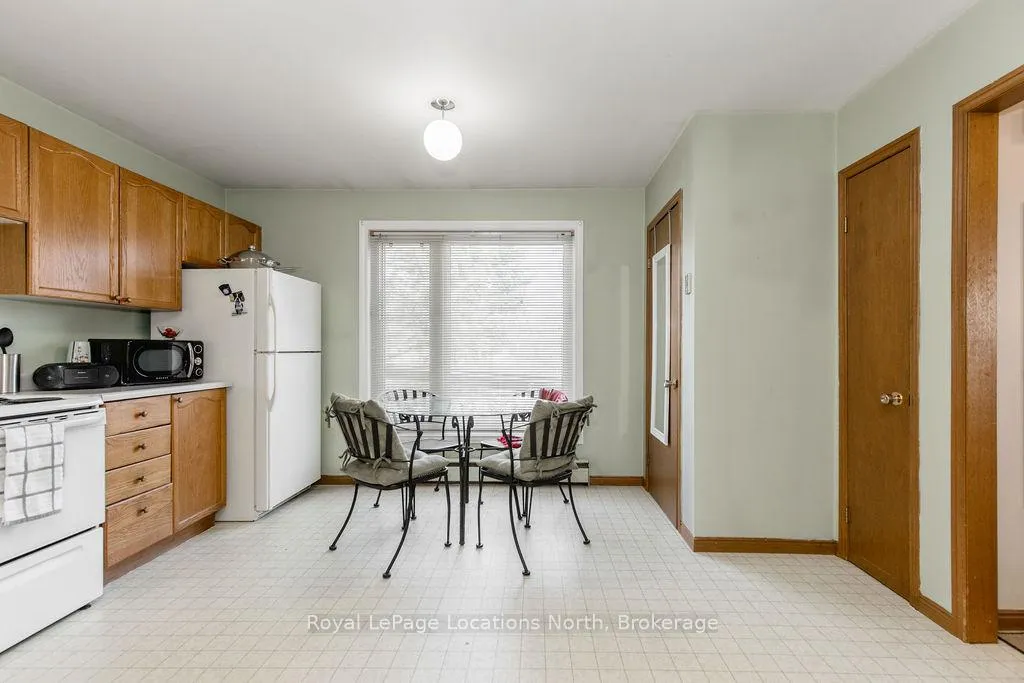 Photo 5 of 4 Shaw Street, Springwater, Elmvale — HOMEH
