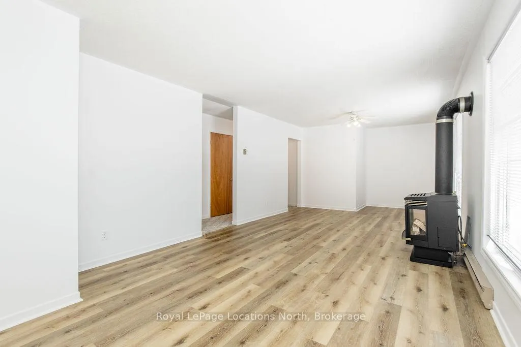Photo 15 of 4 Shaw Street, Springwater, Elmvale — HOMEH