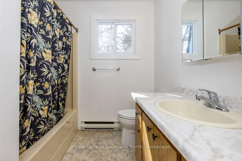 Photo 23 of 4 Shaw Street, Springwater, Elmvale — HOMEH
