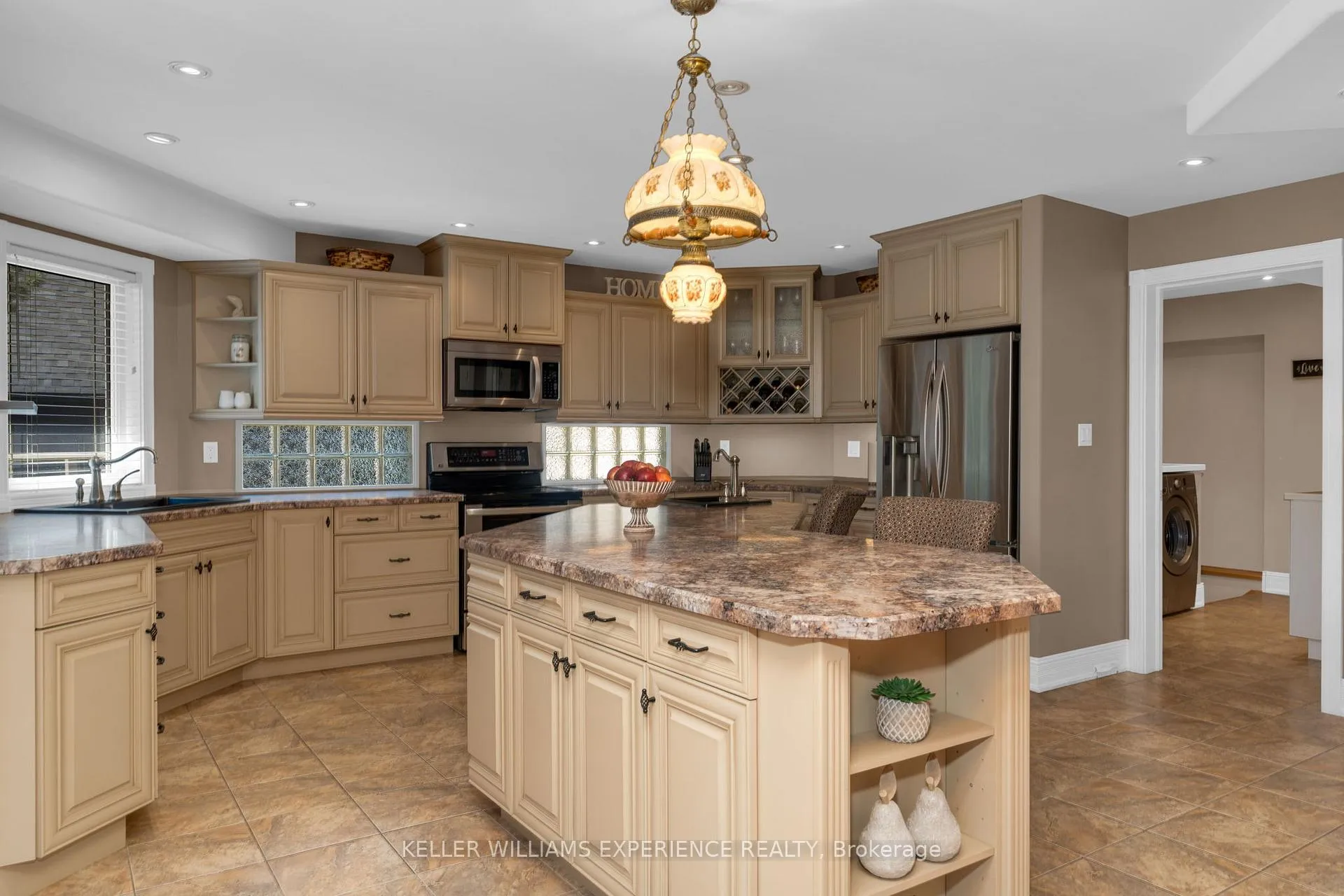 Photo 4 of 61 Highland Drive, Oro-Medonte, Horseshoe Valley — HOMEH
