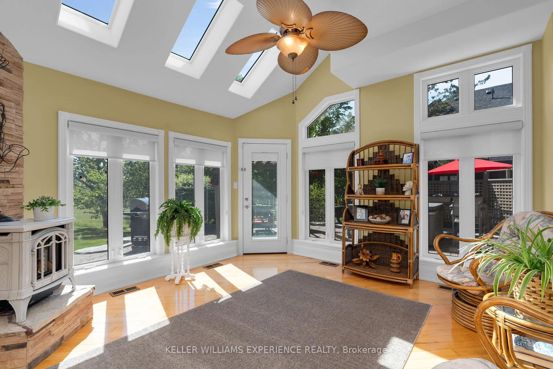 Photo 5 of 61 Highland Drive, Oro-Medonte, Horseshoe Valley — HOMEH