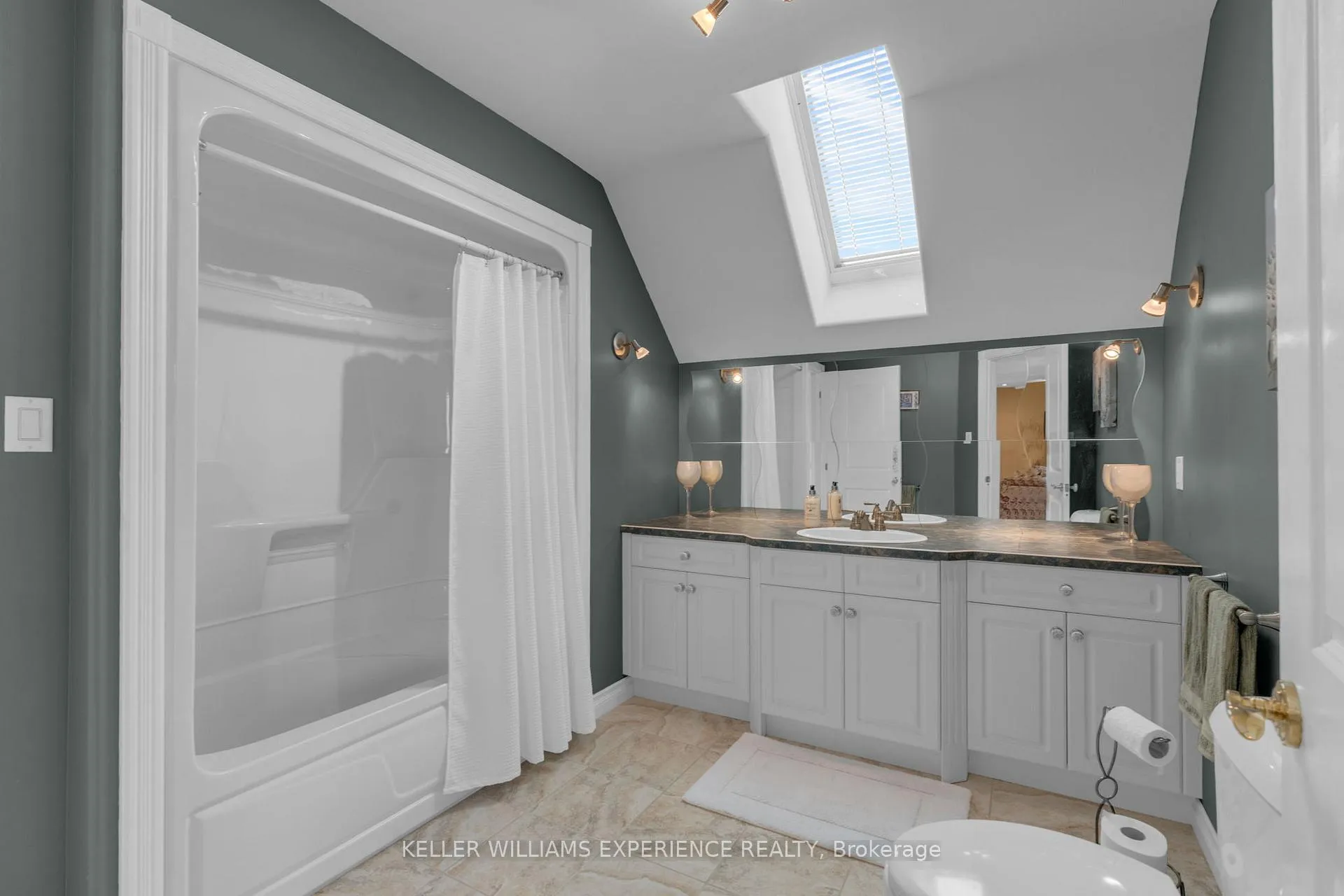 Photo 11 of 61 Highland Drive, Oro-Medonte, Horseshoe Valley — HOMEH