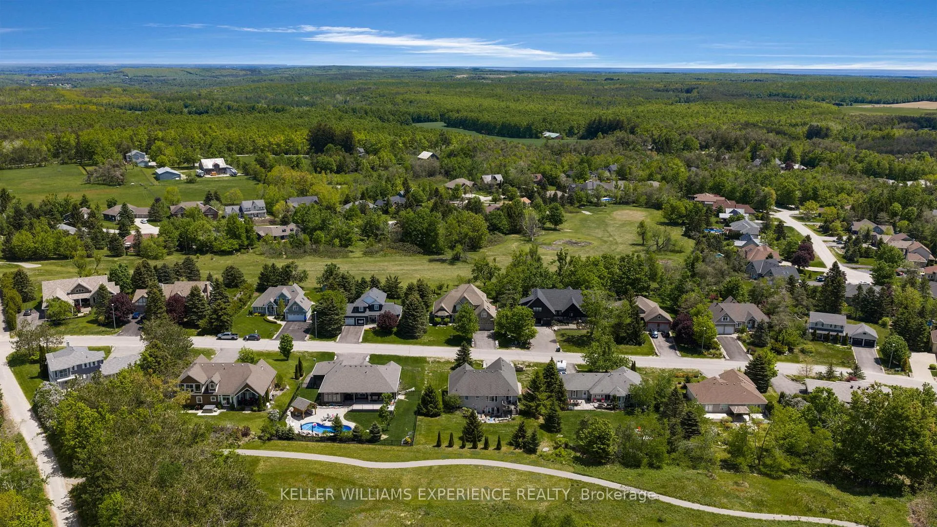 Photo 23 of 61 Highland Drive, Oro-Medonte, Horseshoe Valley — HOMEH