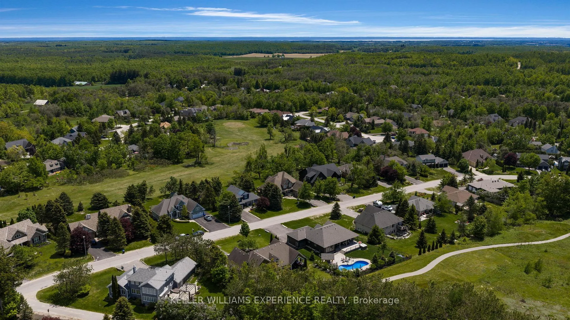 Photo 26 of 61 Highland Drive, Oro-Medonte, Horseshoe Valley — HOMEH