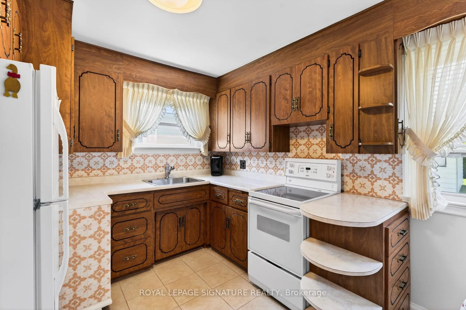 Photo 8 of 820 Simcoe Street N, Oshawa, Centennial — HOMEH