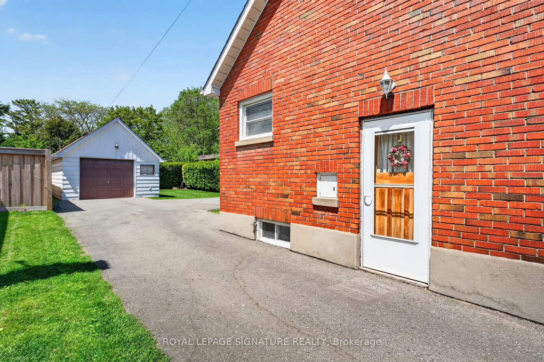Photo 31 of 820 Simcoe Street N, Oshawa, Centennial — HOMEH