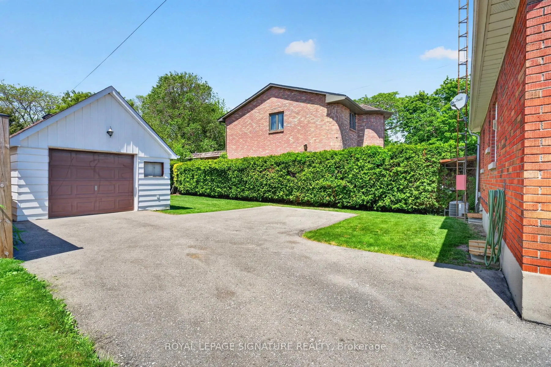 Photo 32 of 820 Simcoe Street N, Oshawa, Centennial — HOMEH