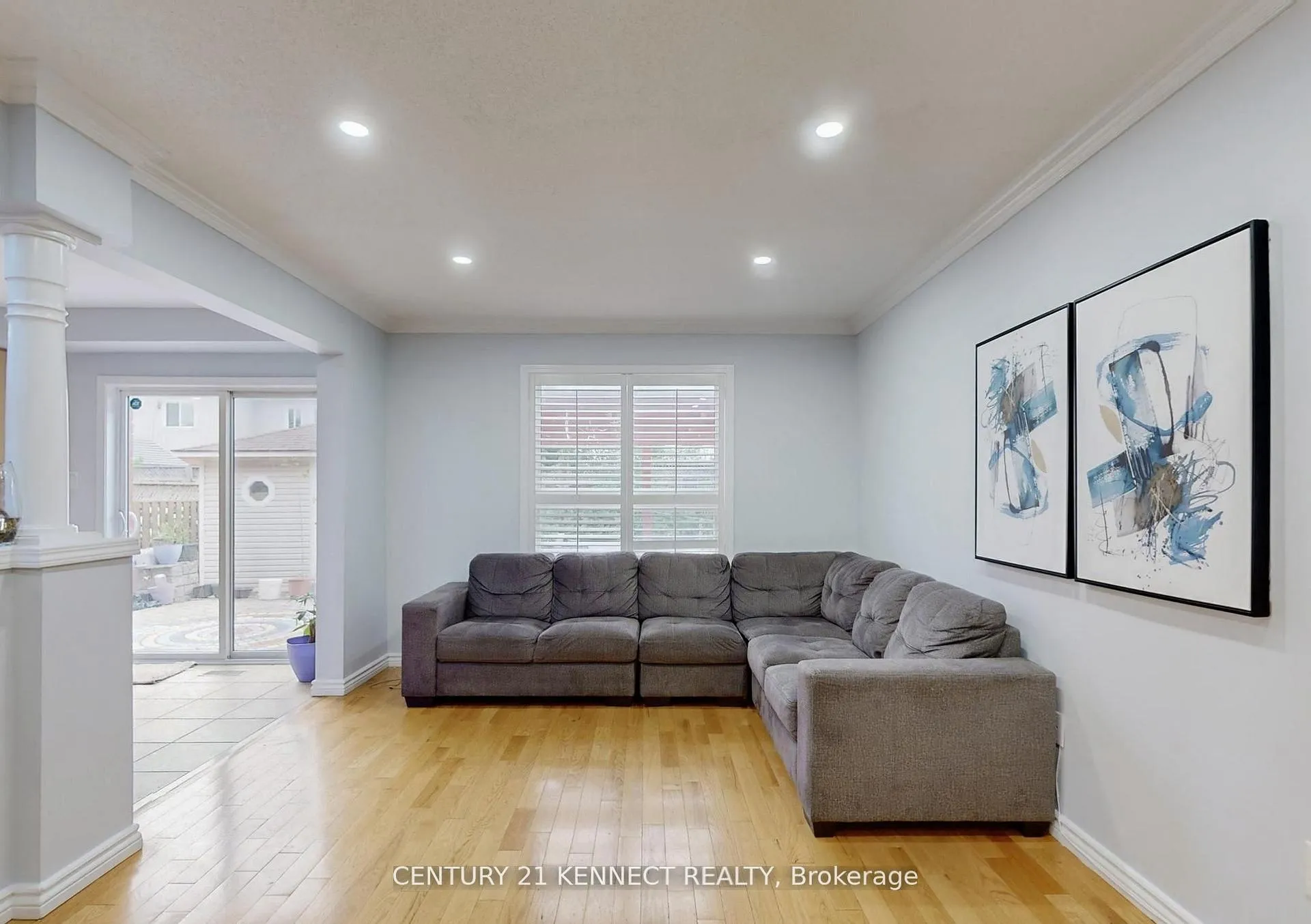 Photo 5 of 134 Medland Avenue, Whitby, Williamsburg — HOMEH