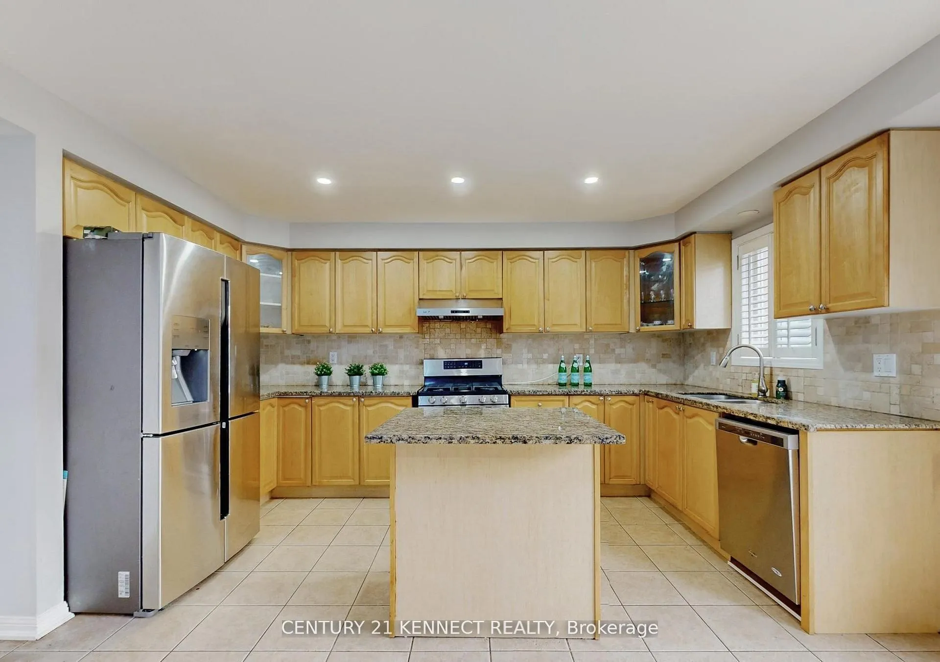 Photo 8 of 134 Medland Avenue, Whitby, Williamsburg — HOMEH