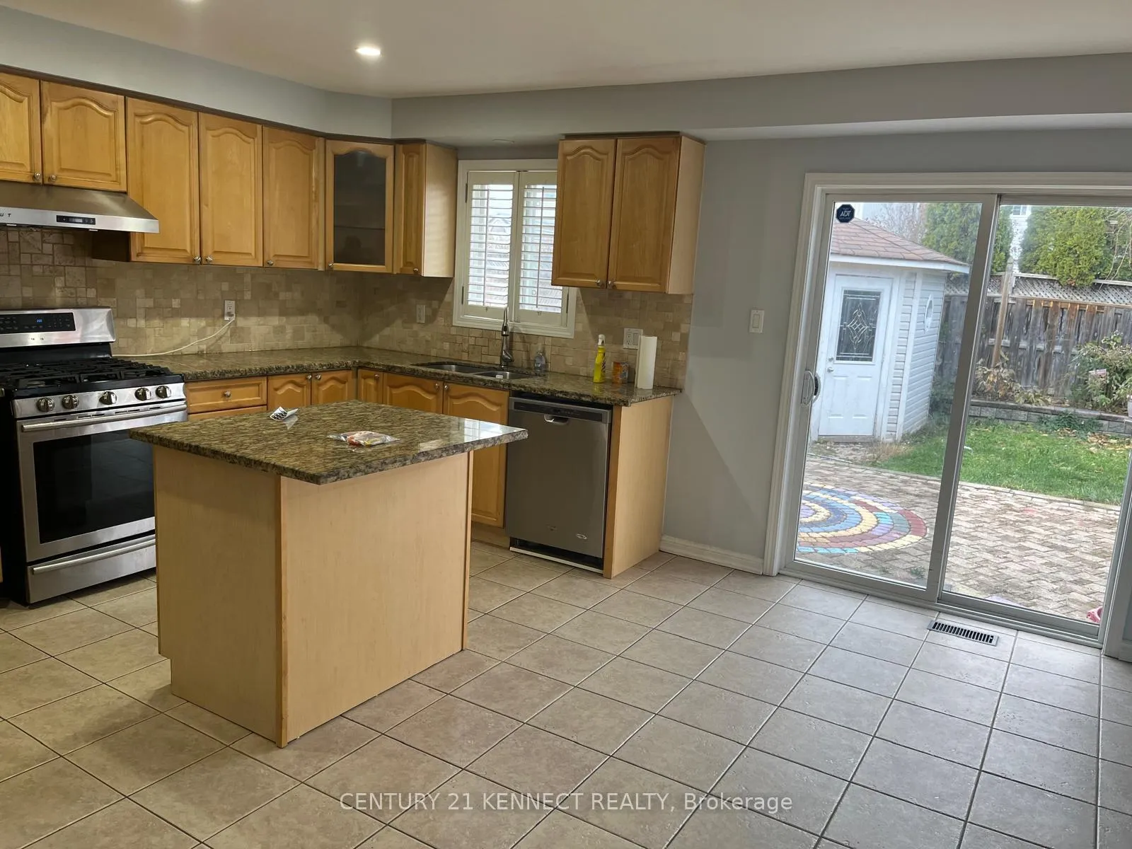 Photo 9 of 134 Medland Avenue, Whitby, Williamsburg — HOMEH
