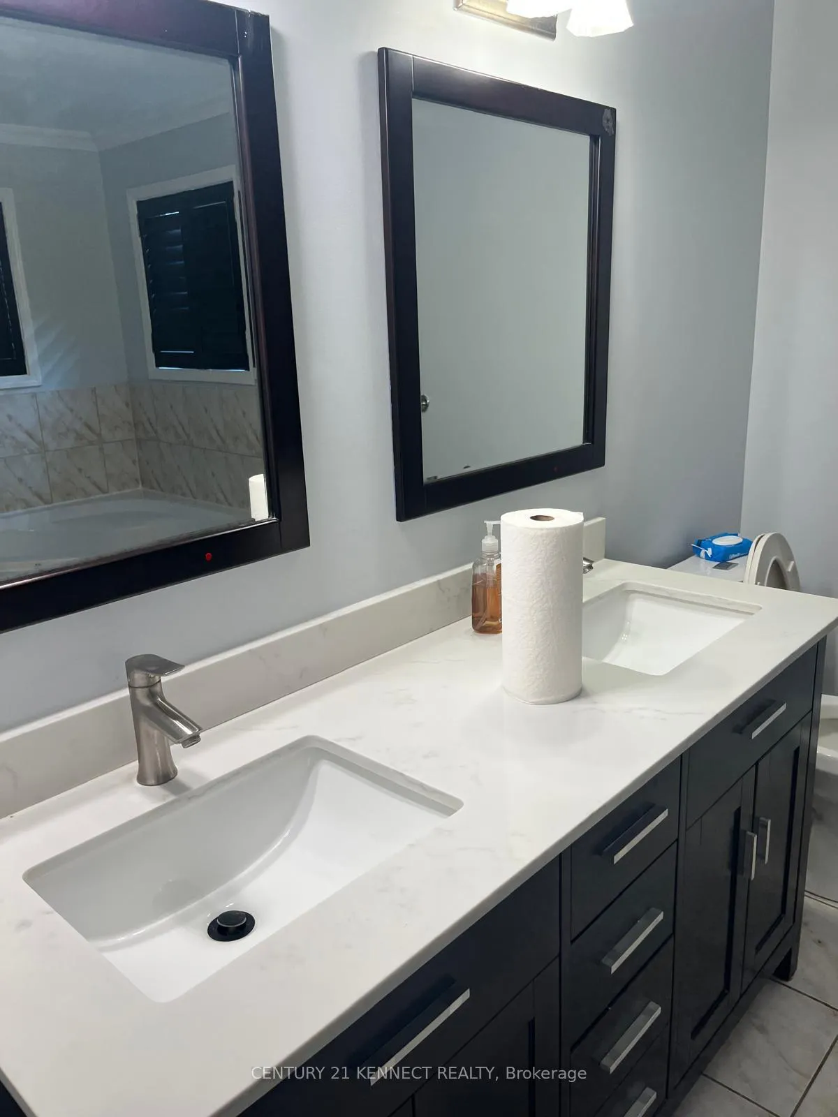 Photo 20 of 134 Medland Avenue, Whitby, Williamsburg — HOMEH