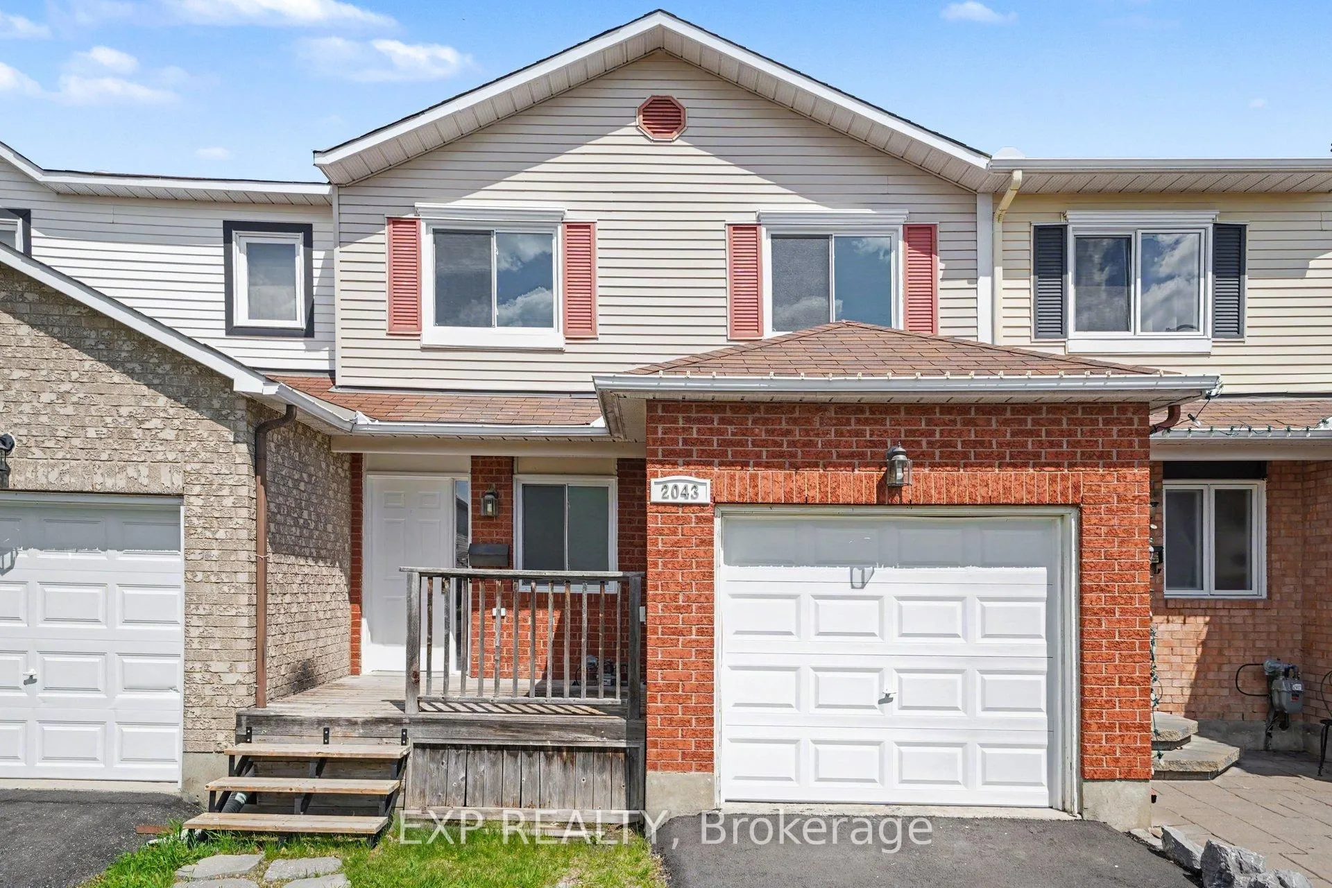 Photo 2 of 2043 Sunland Drive, Ottawa, Fallingbrook/Gardenway South — HOMEH