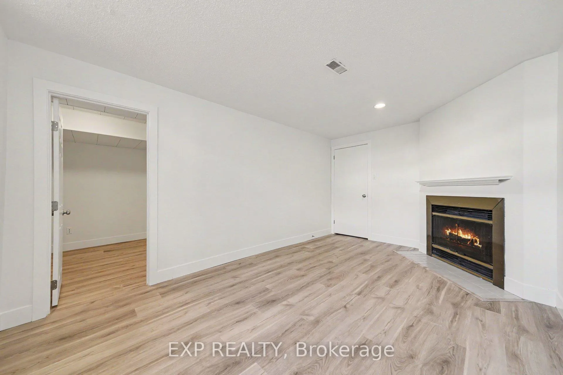 Photo 17 of 2043 Sunland Drive, Ottawa, Fallingbrook/Gardenway South — HOMEH