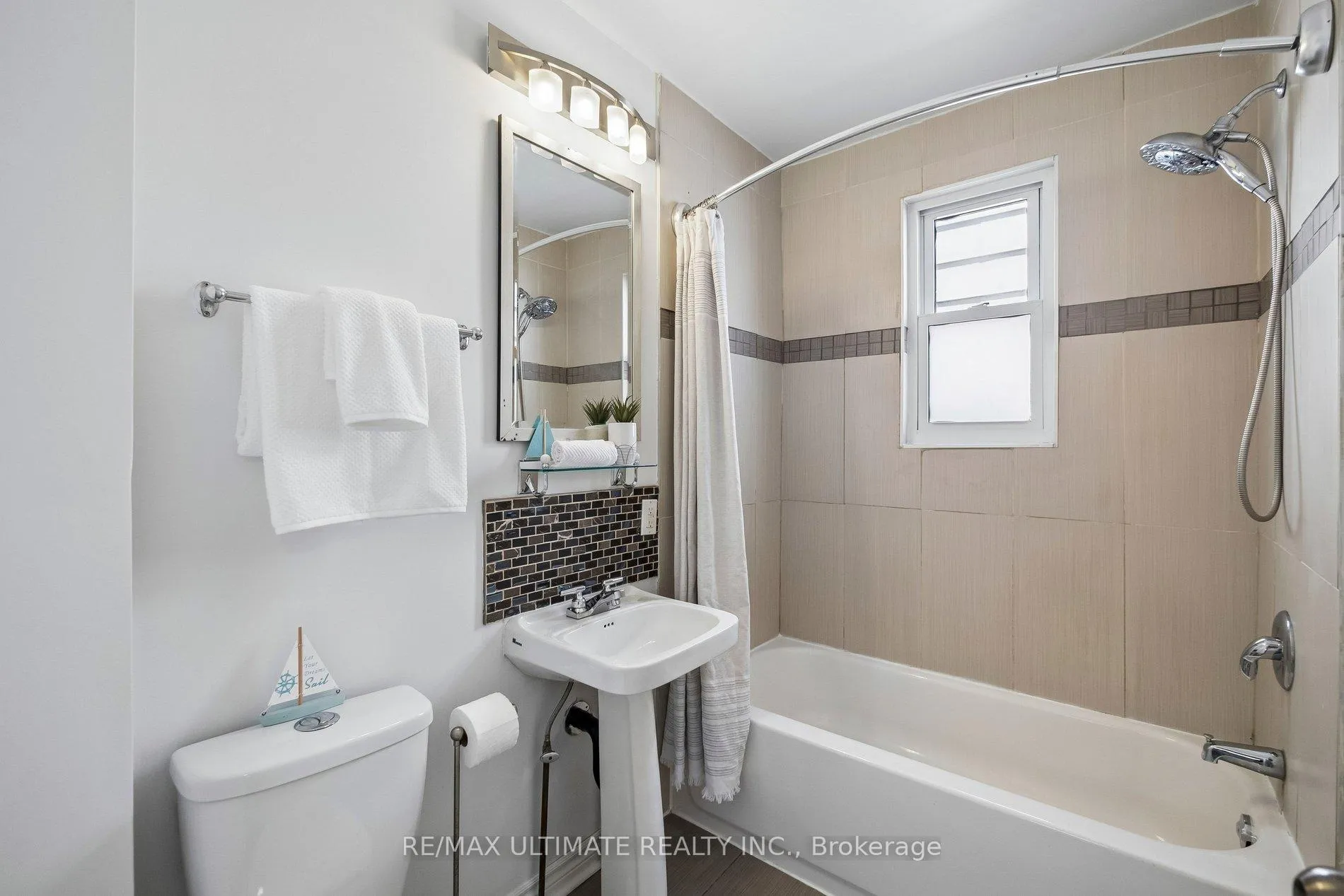 Photo 25 of 132 Hanson Street, Toronto, Woodbine Corridor — HOMEH