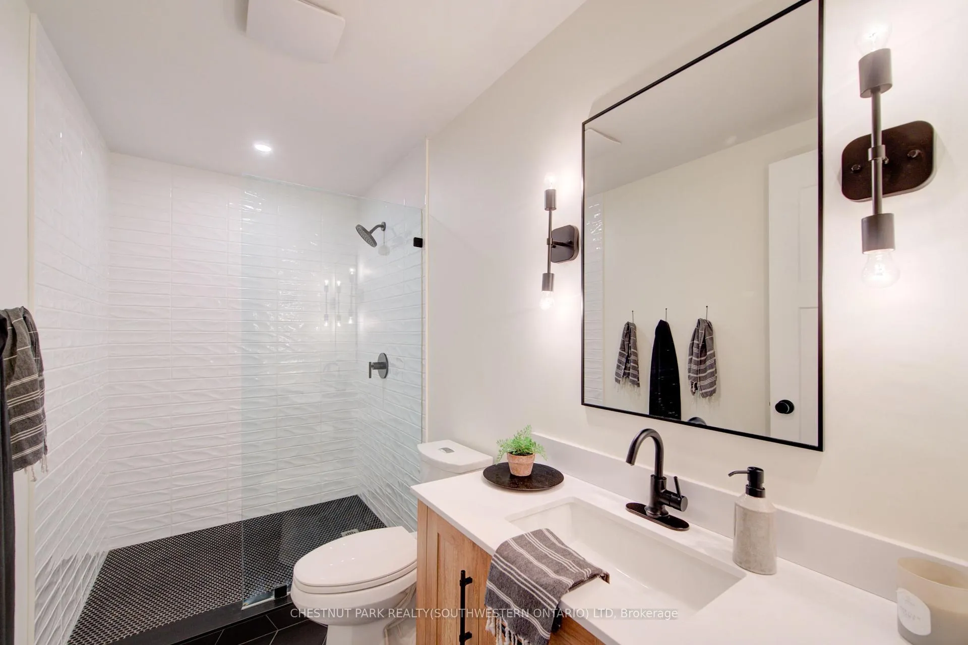 Photo 27 of 4360 Huron Road, Wilmot — HOMEH
