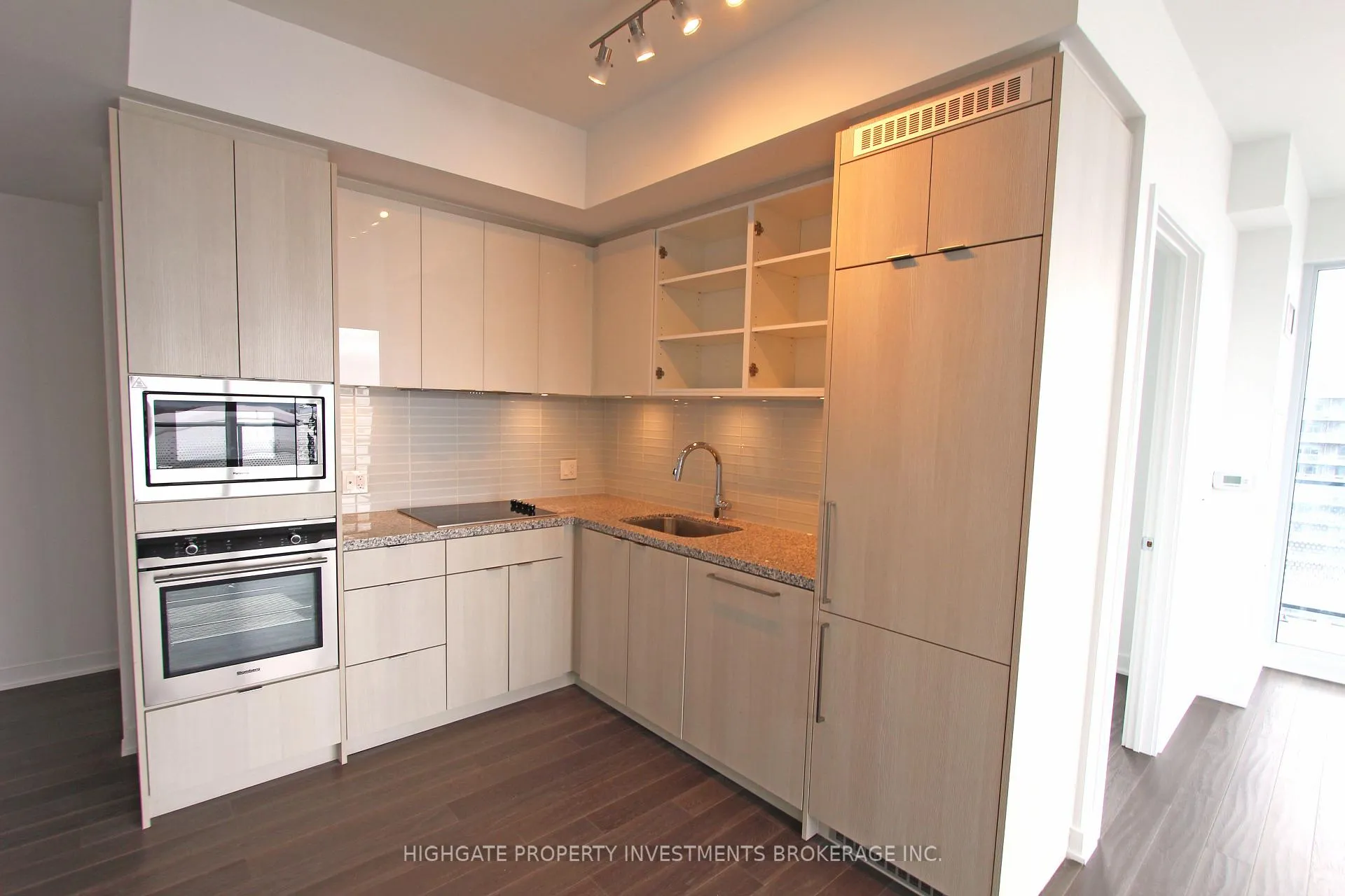 Photo 3 of Unit 3602, 115 Blue Jays Way, Toronto, Waterfront Communities — HOMEH