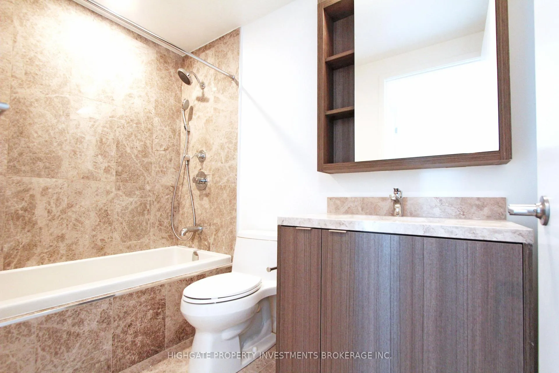 Photo 8 of Unit 3602, 115 Blue Jays Way, Toronto, Waterfront Communities — HOMEH