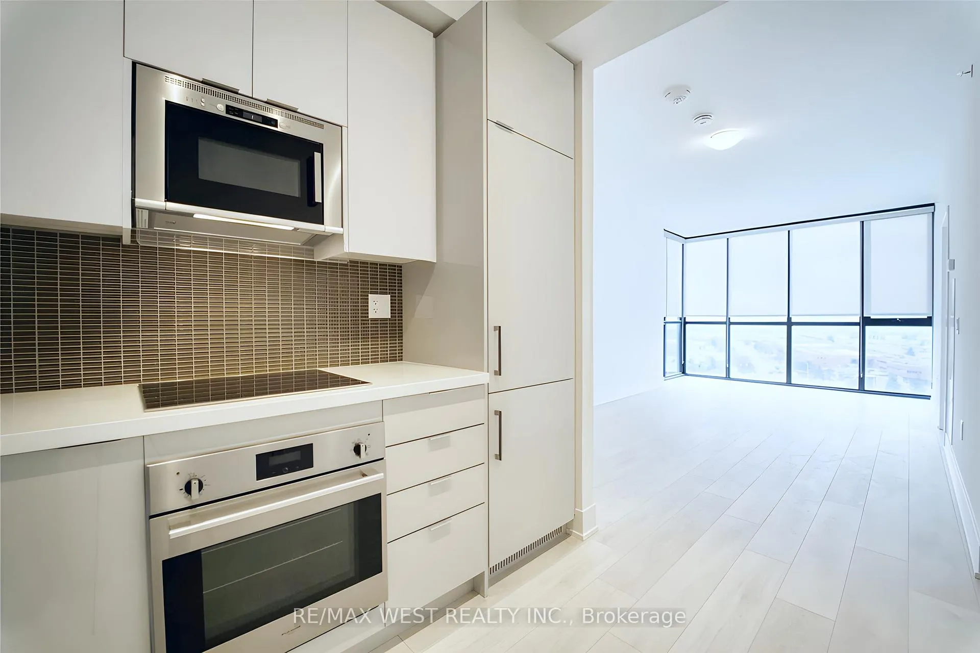 Photo 4 of Unit 909, 2908 Highway 7 Road, Vaughan, Concord — HOMEH