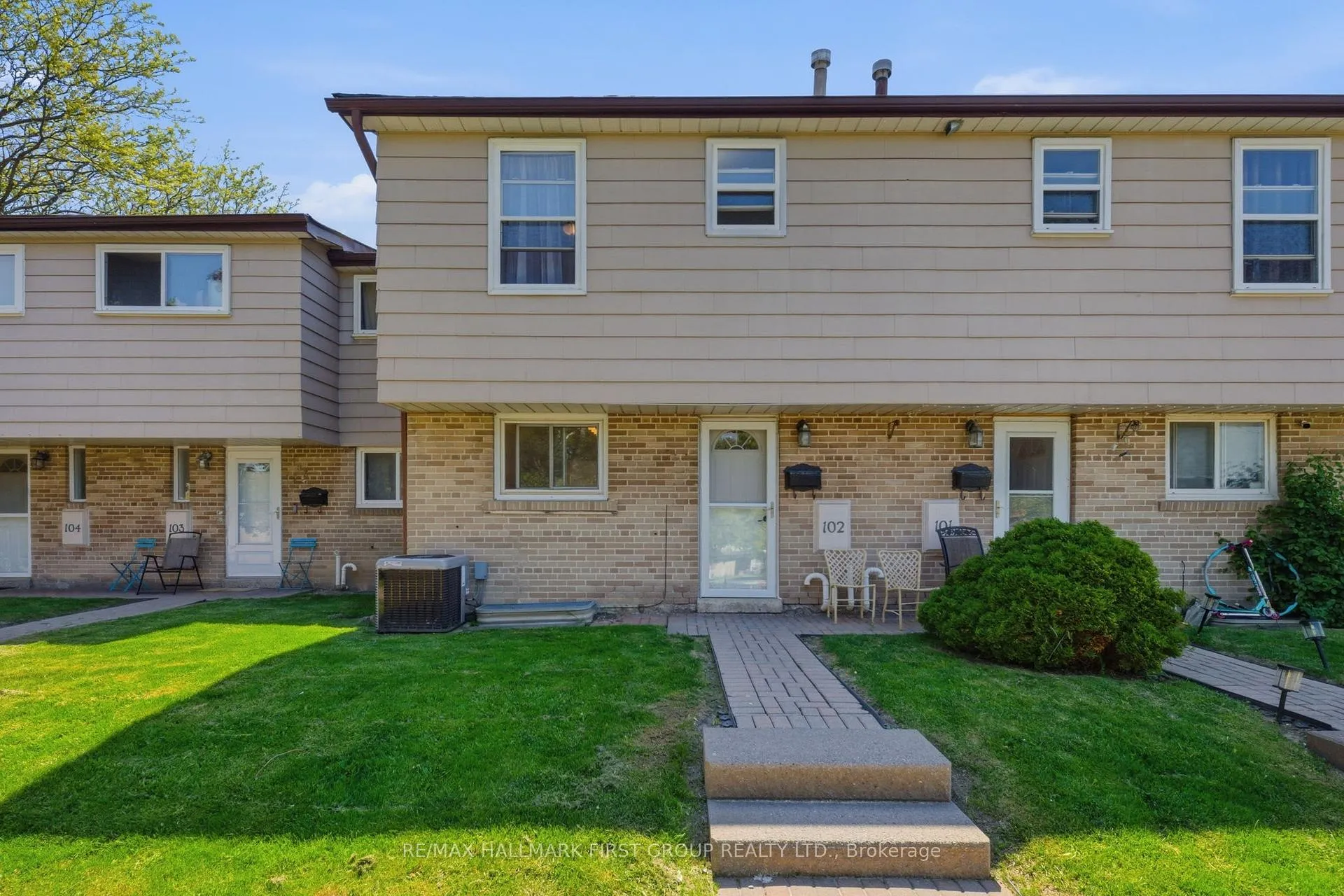 Photo 1 of Unit 102, 925 Bayly Street, Pickering, West Shore — HOMEH