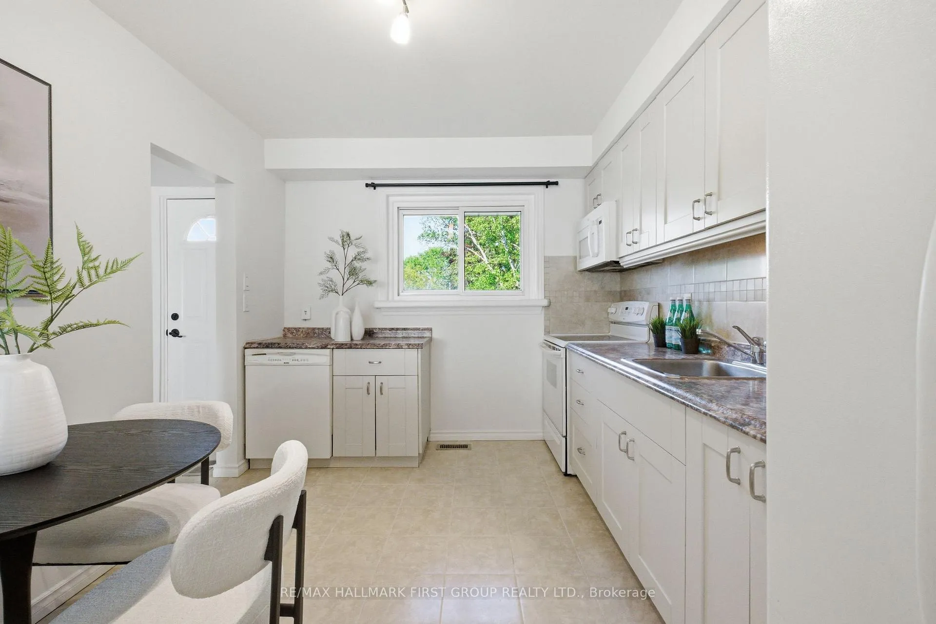 Photo 10 of Unit 102, 925 Bayly Street, Pickering, West Shore — HOMEH