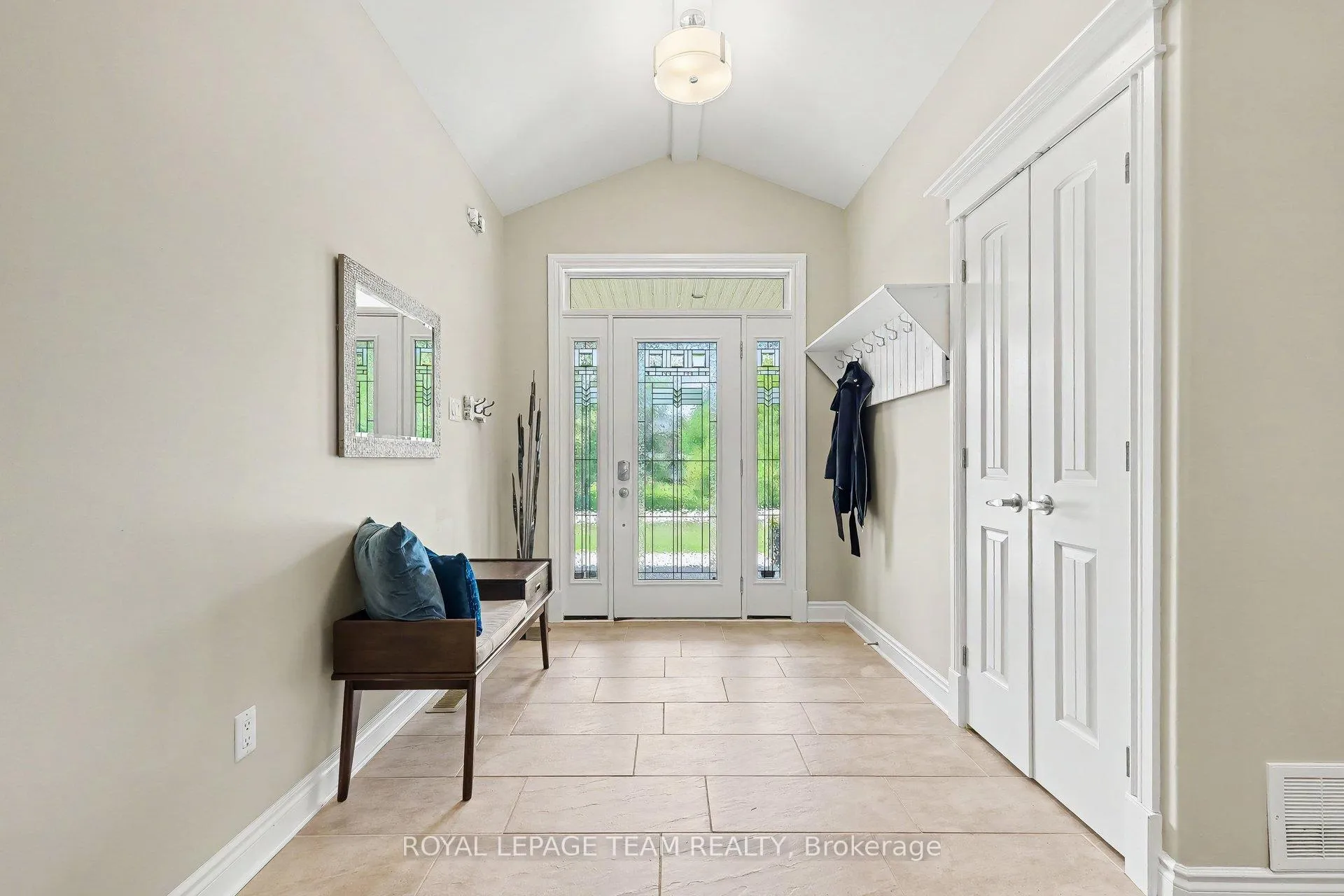 Photo 6 of 1650 Reindeer Way, Ottawa, Greely — HOMEH