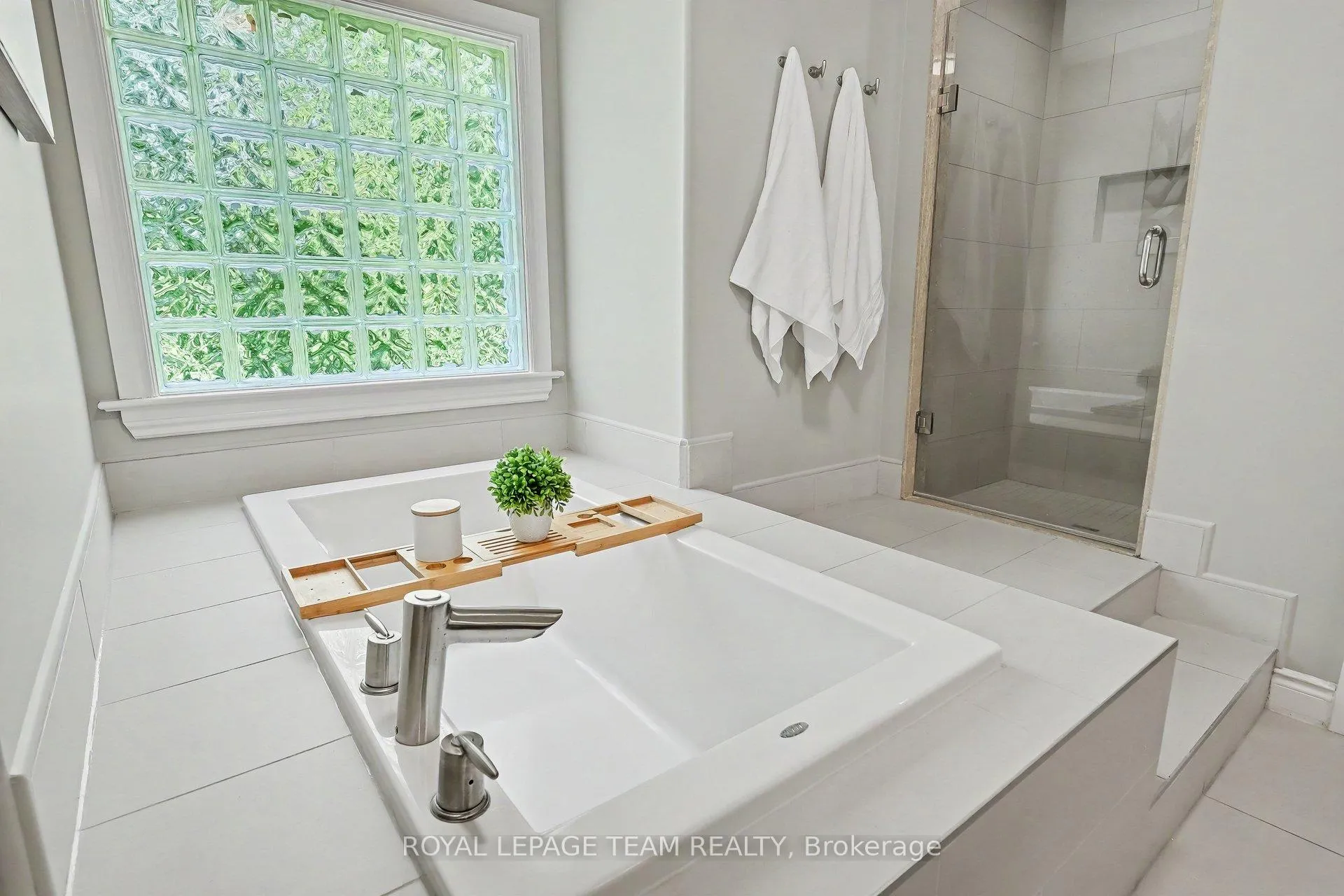Photo 22 of 1650 Reindeer Way, Ottawa, Greely — HOMEH