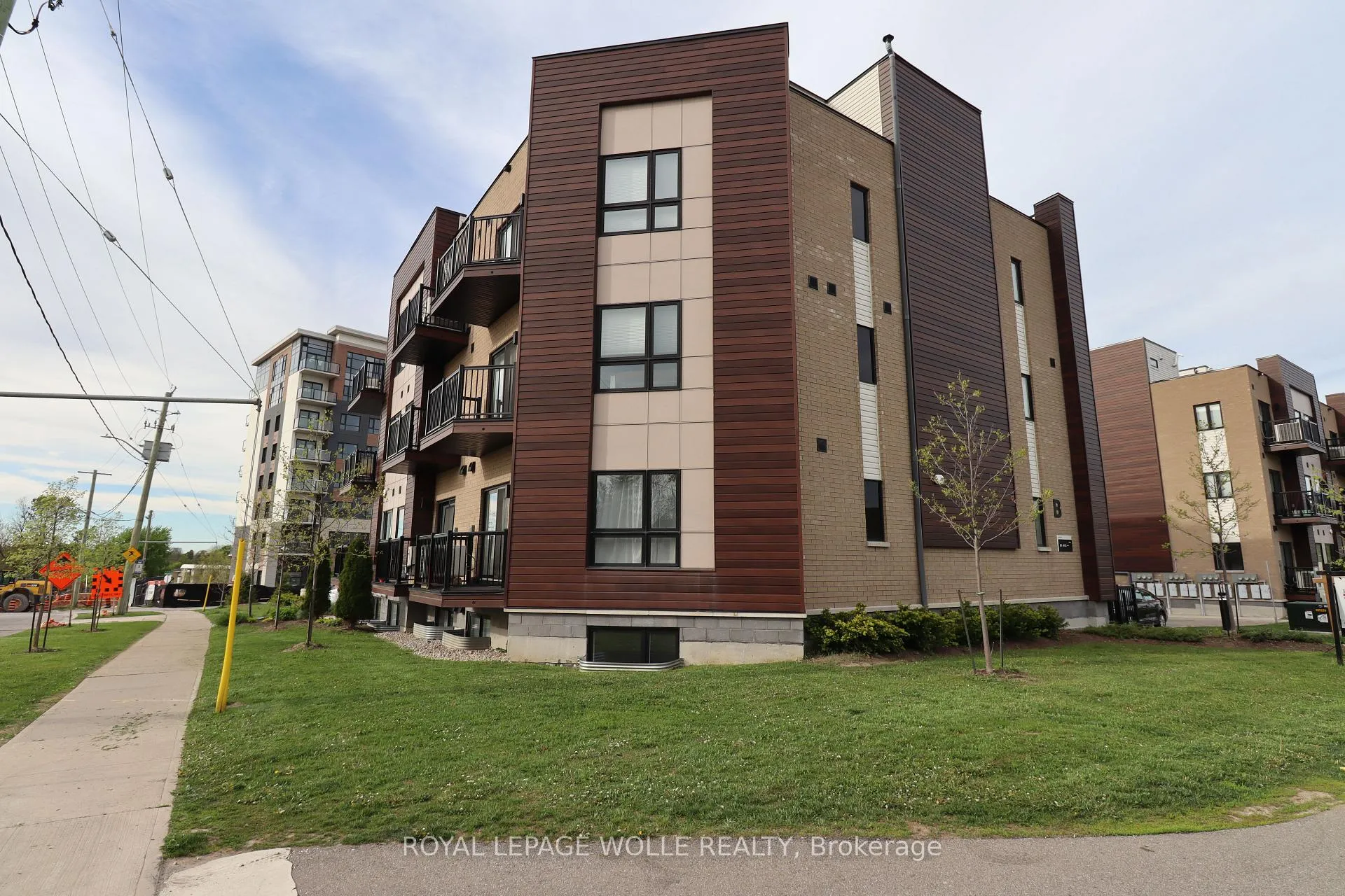 Photo 1 of 10 Palace Street, Kitchener — HOMEH