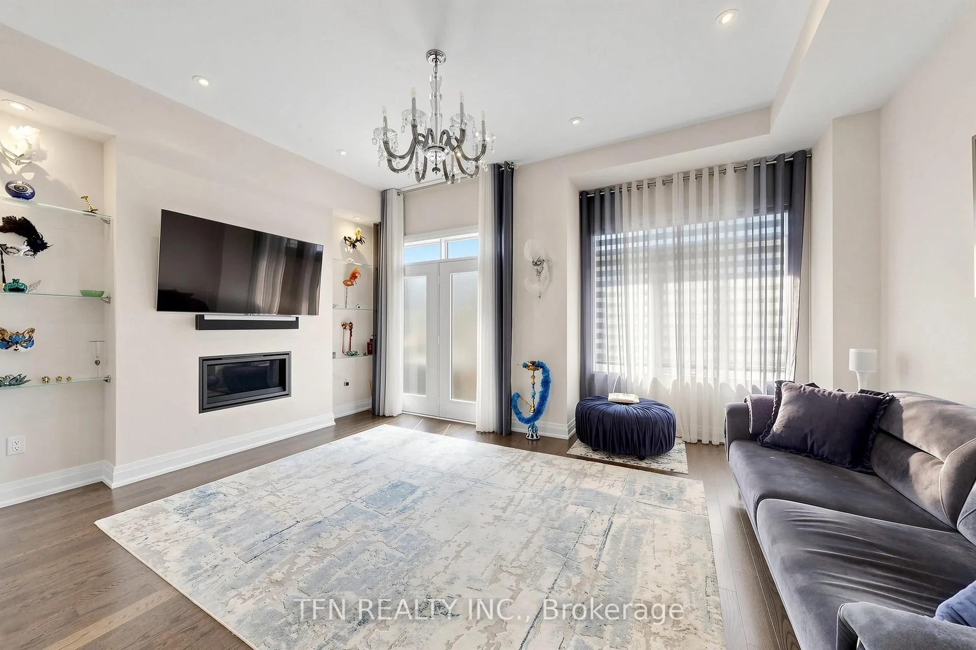 Photo 5 of 30 Hesperus Road, Vaughan, Patterson — HOMEH
