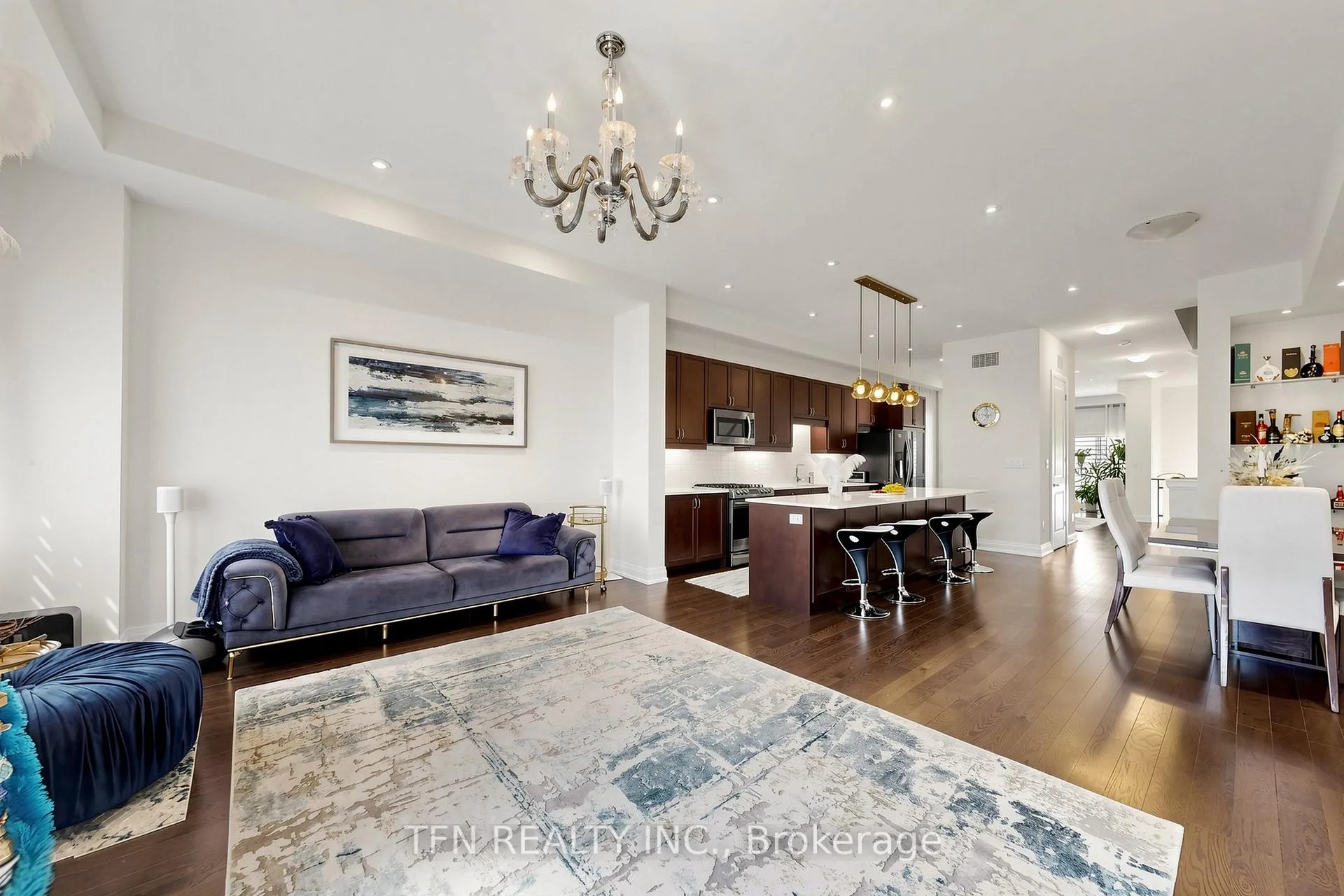 Photo 7 of 30 Hesperus Road, Vaughan, Patterson — HOMEH