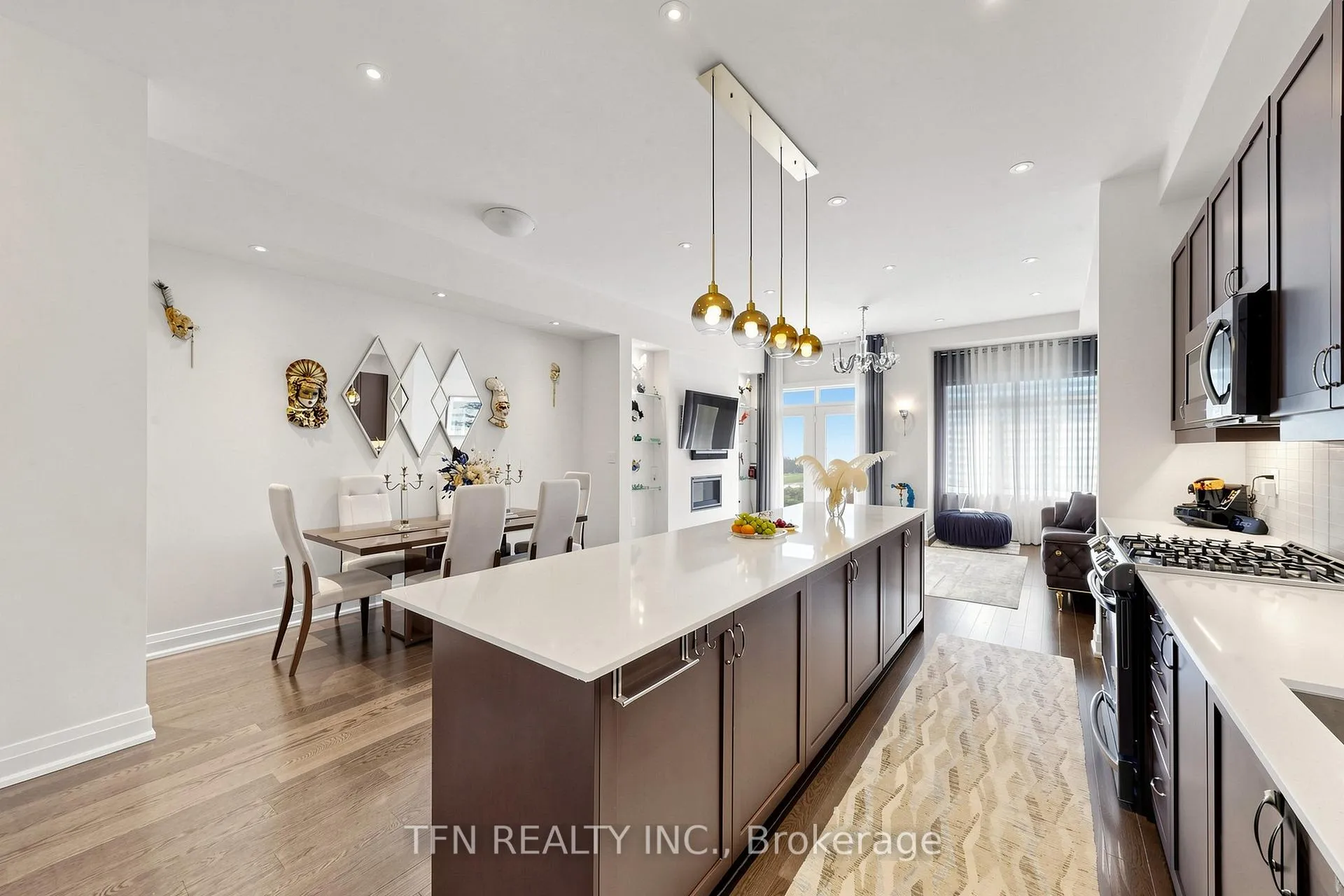 Photo 9 of 30 Hesperus Road, Vaughan, Patterson — HOMEH